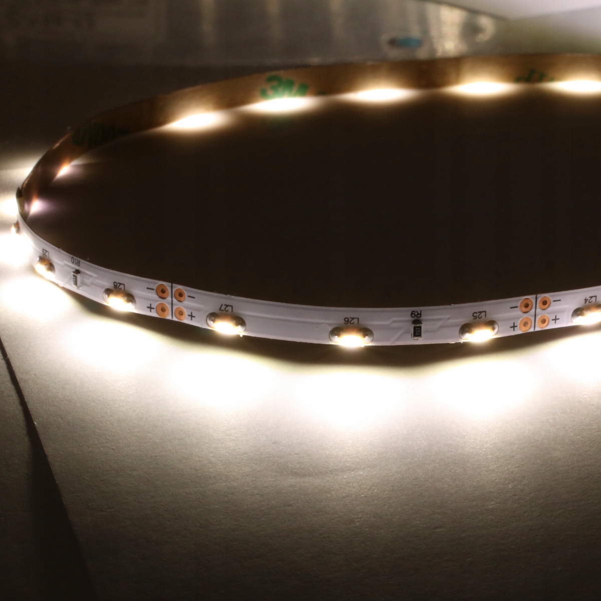 TAŚMA 60LED 335 WEW. 12V NEUTRALNA 4,8W/m / 5 METR Moc 4 W