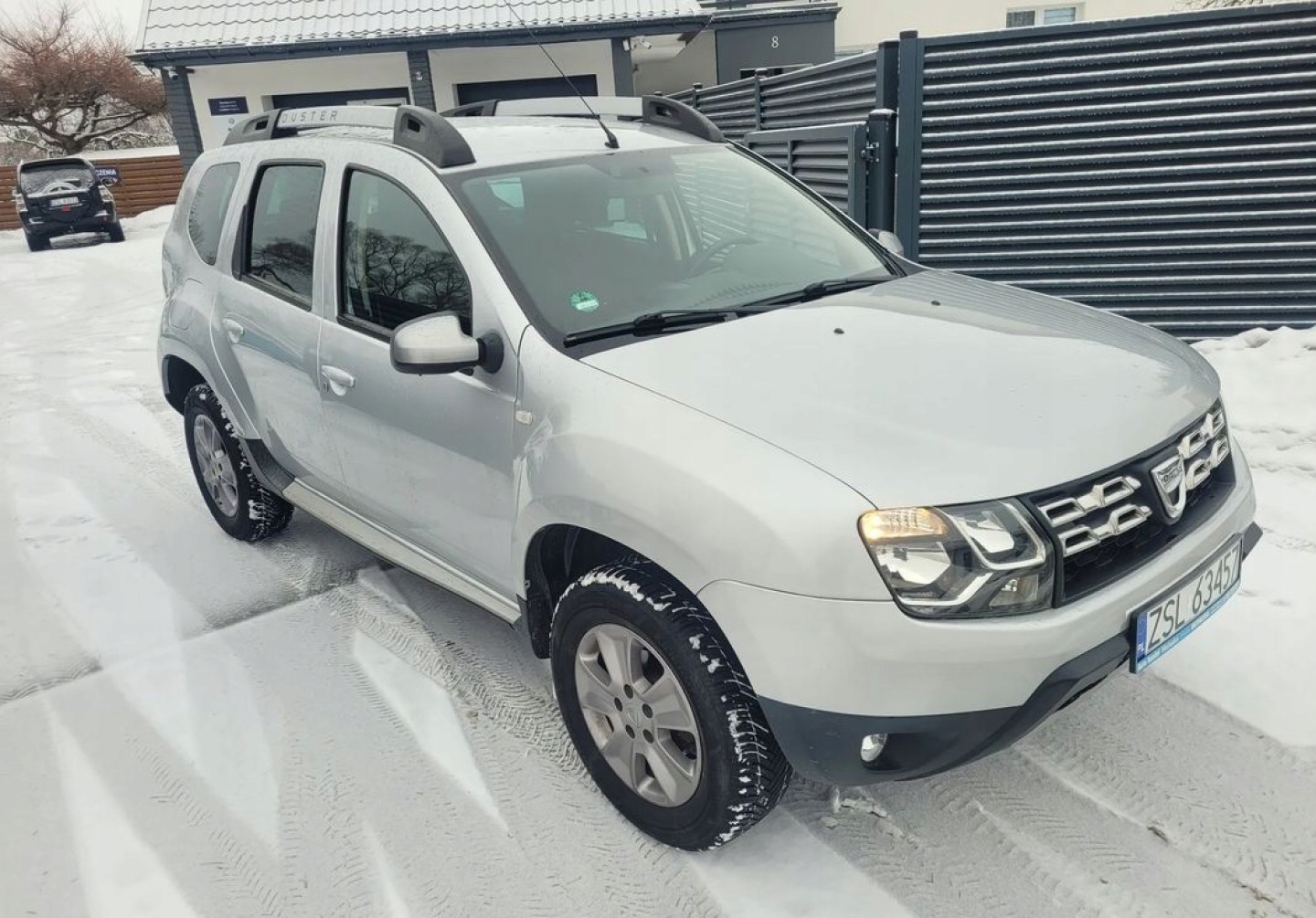 Dacia Duster 1.6 benzynaPrzeglad, ubezpieczeniedo listopada Model 2016.