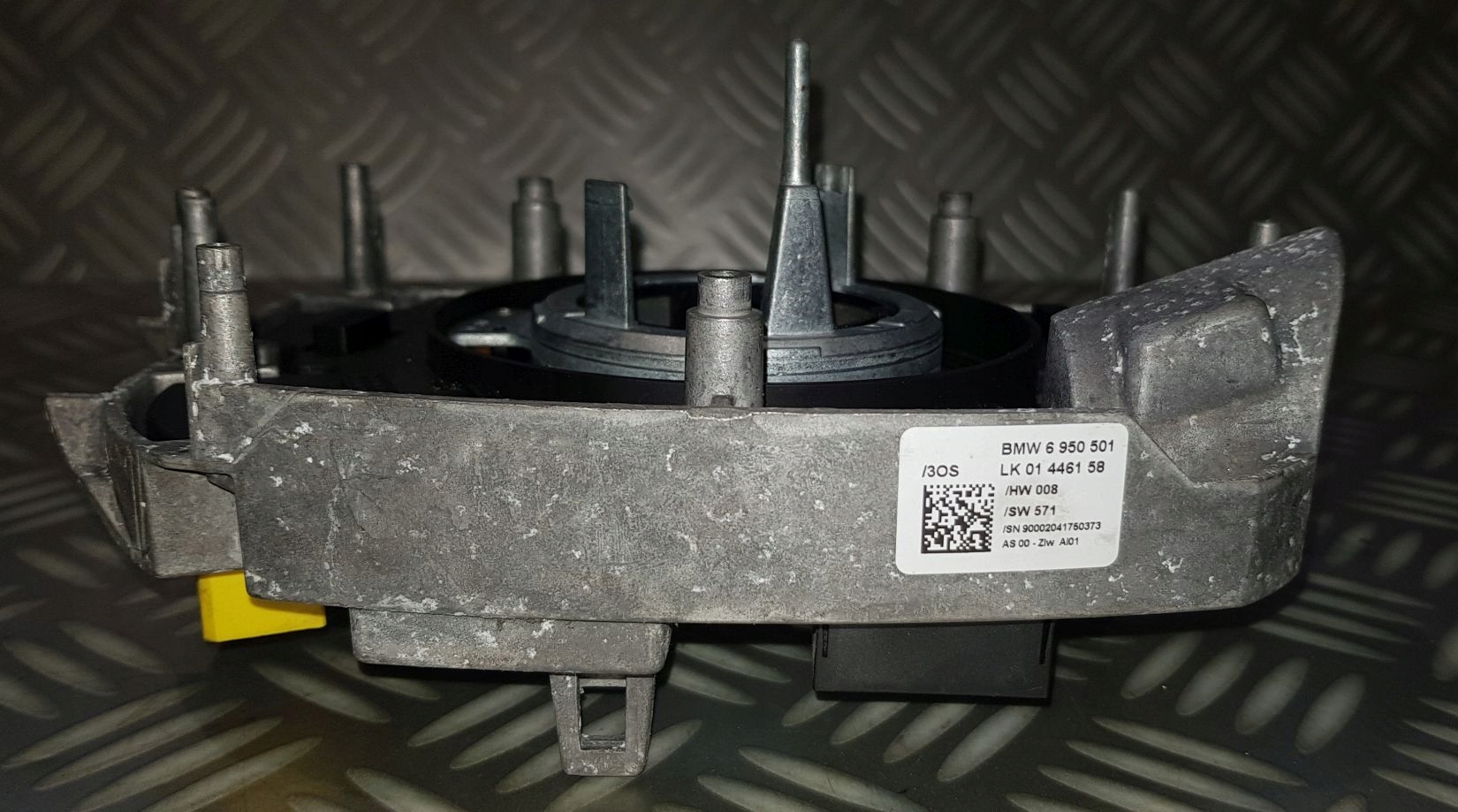 BMW E60 E61 CZUJNIK KĄTA SKRĘTU MODUŁ ZESPOLONY KIEROWNICY SZCZOTKI 6950518 Producent części BMW OE