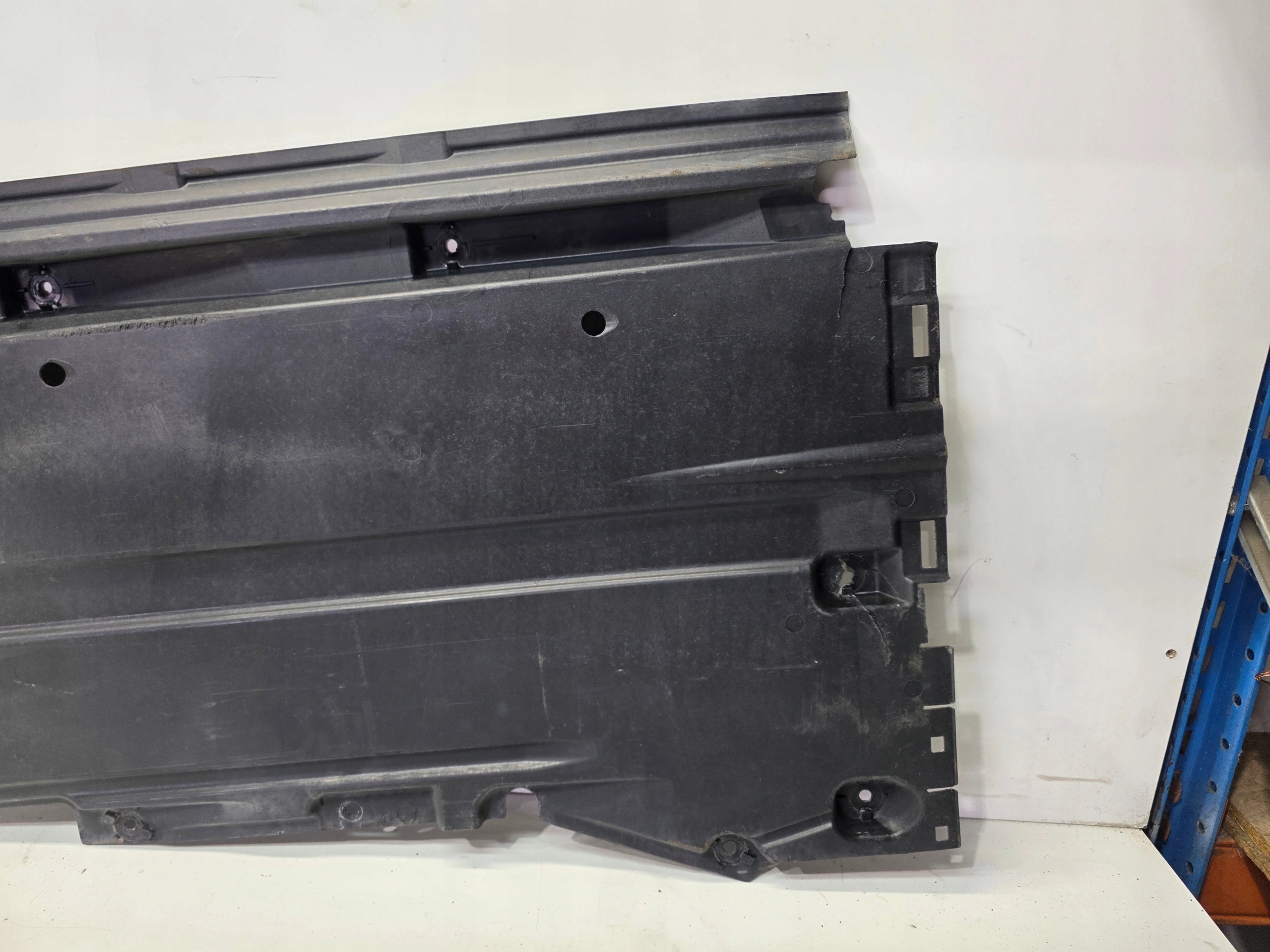 cover chassis left left front DUZA AUDI A5 8F CABRIO 8F0825207