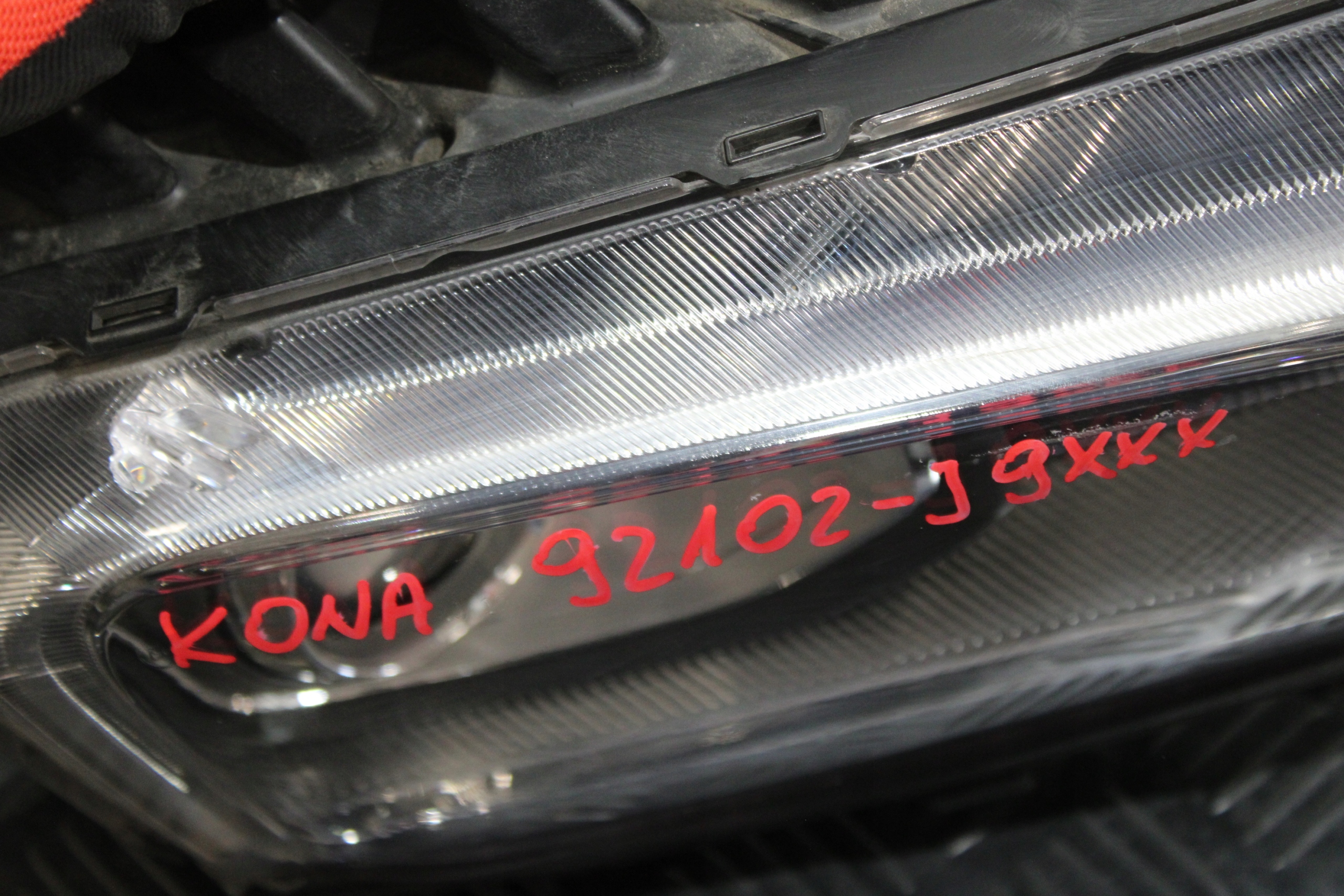 light right front front 92102-J9XXX HYUNDAI KONA