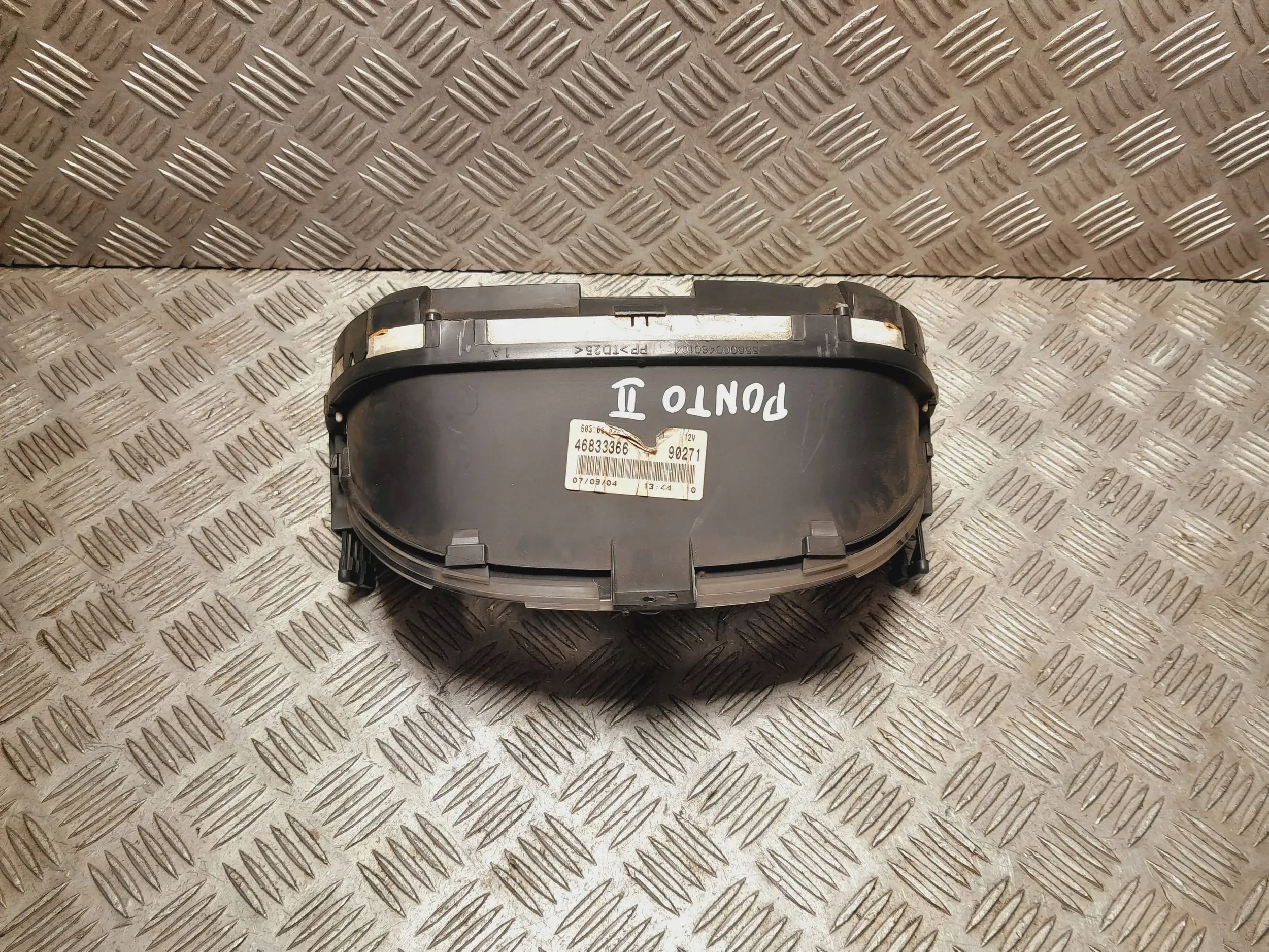 FIAT GRANDE PUNTO LICZNIK ZEGARY PRĘDKOŚCIOMIERZ 46833366 Numer katalogowy części 46833366