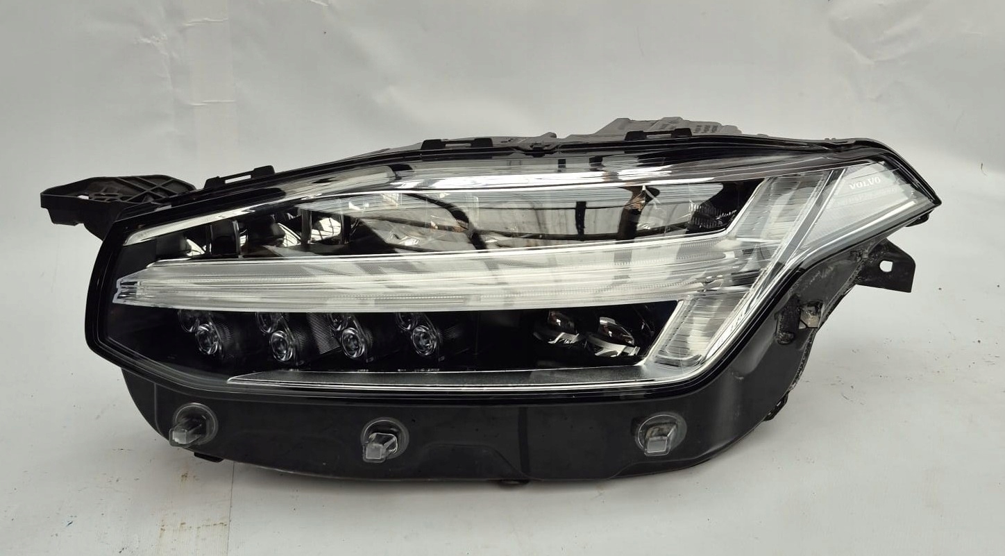 VOLVO XC90 II LIFT 19- light left front front FULL LED 32228296