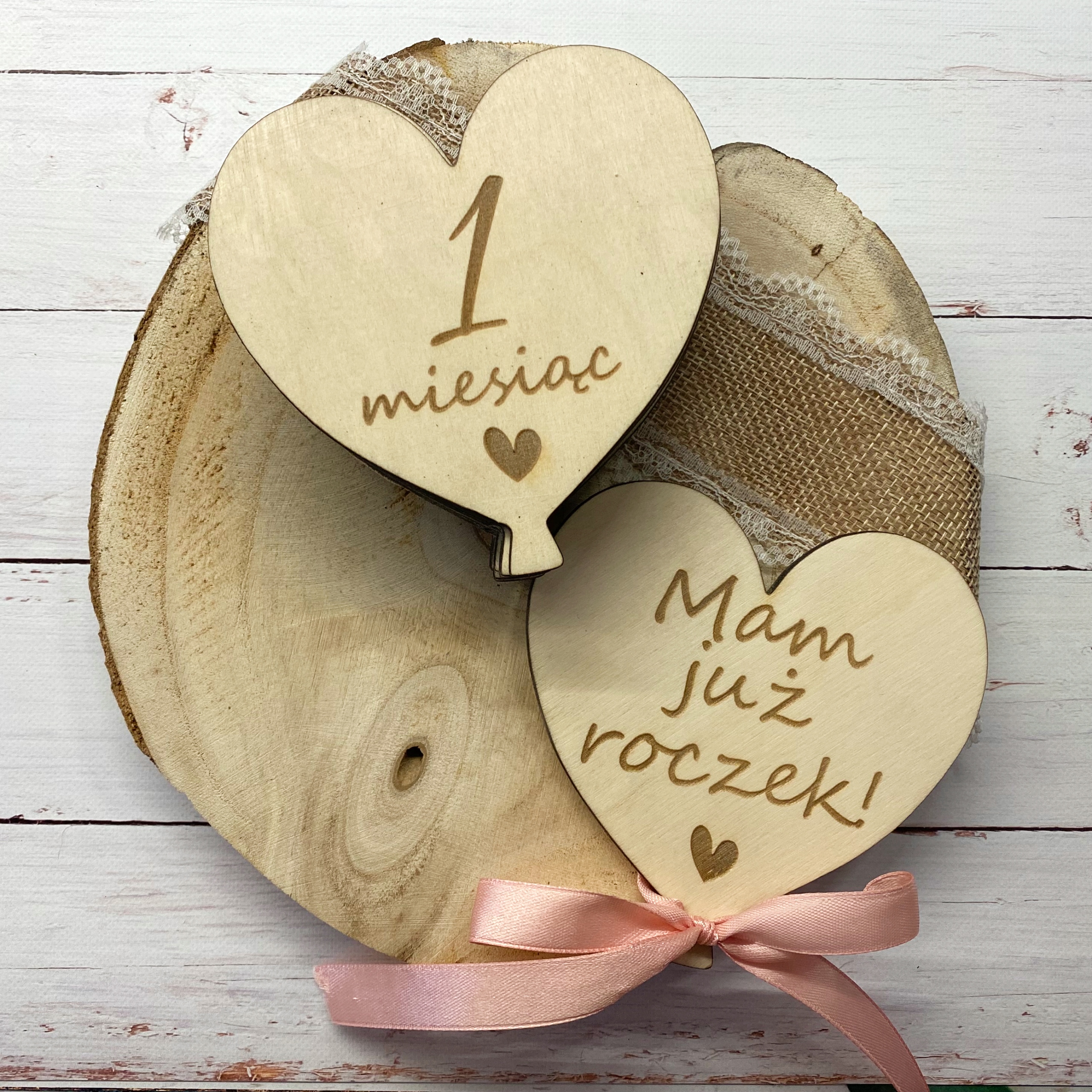 DREWNIANE TABLICZKI KARTY DO ZDJĘĆ DZIECKA SERCA Wysokość produktu 10 cm