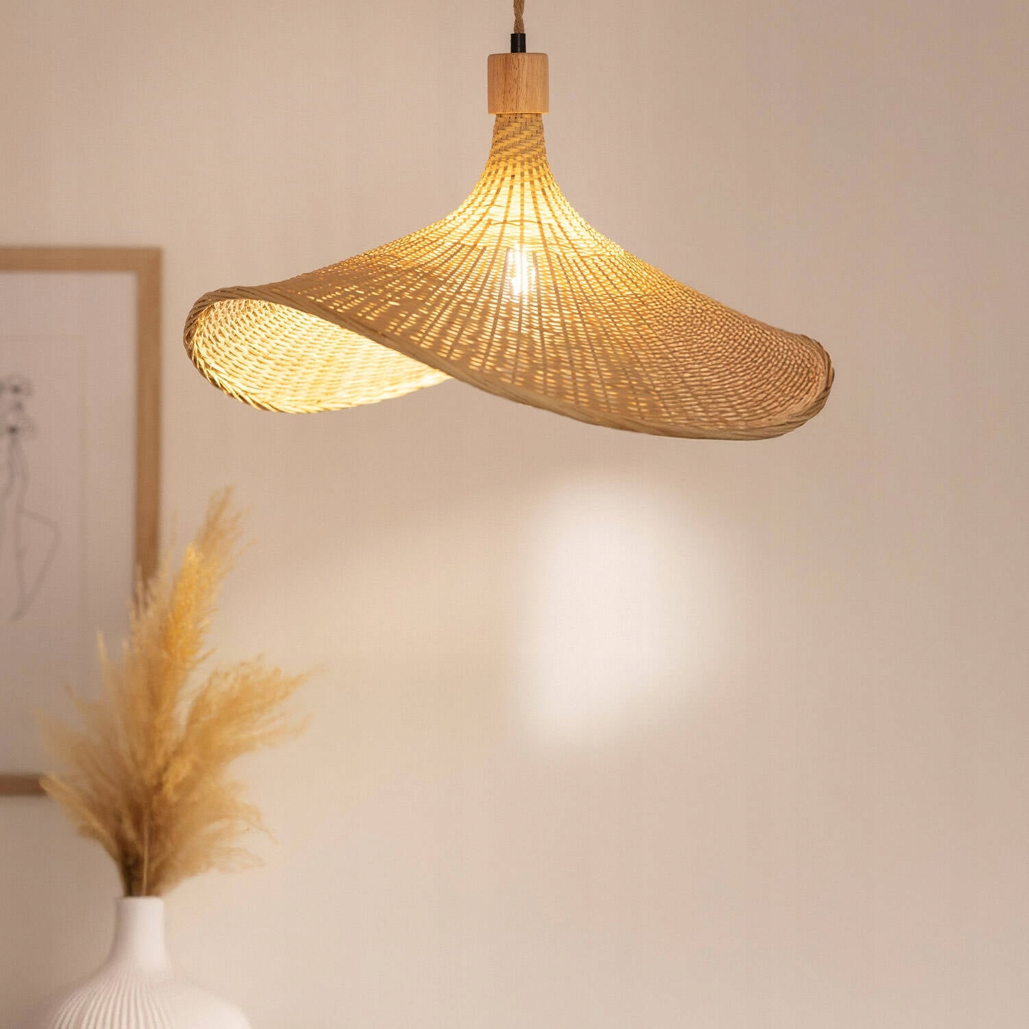 Bambusová závěsná lampa Kathu Sienet