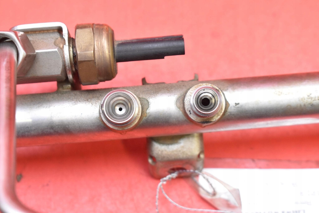 rampe injection 7562474 BMW E90 E91 2.0i 170 KM 08-13