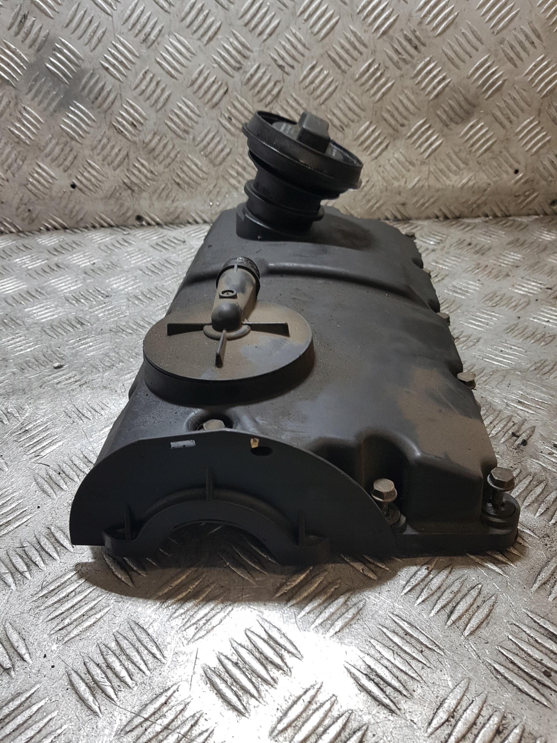 Abdeckung der Ventile VOLKSWAGEN GOLF 5 38103469