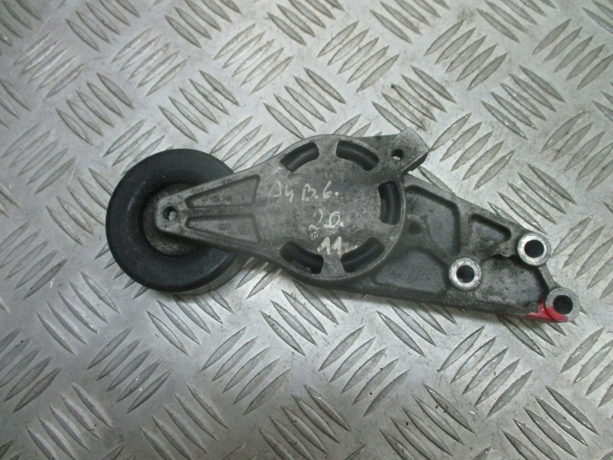 NAPINACZ PASKA AUDI A4 B6 2.0 06B903133A
