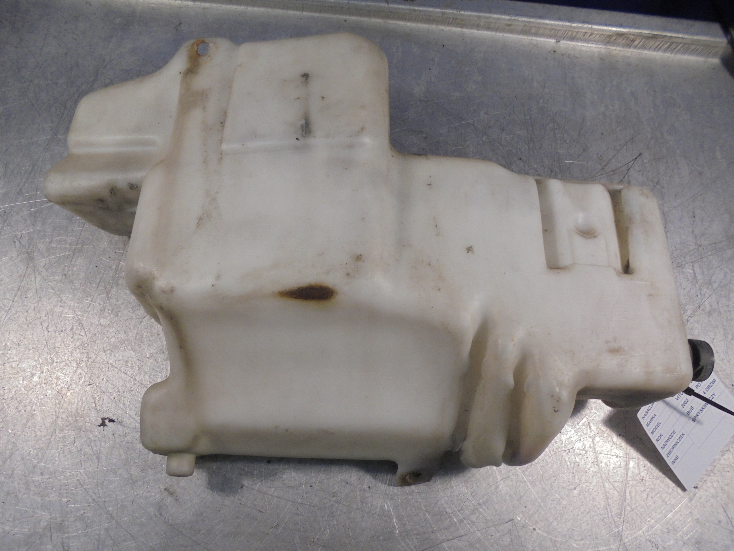 BEHÄLTER SPRITZDÜSE. MERCEDES VITO 2,2CDI 6388691120