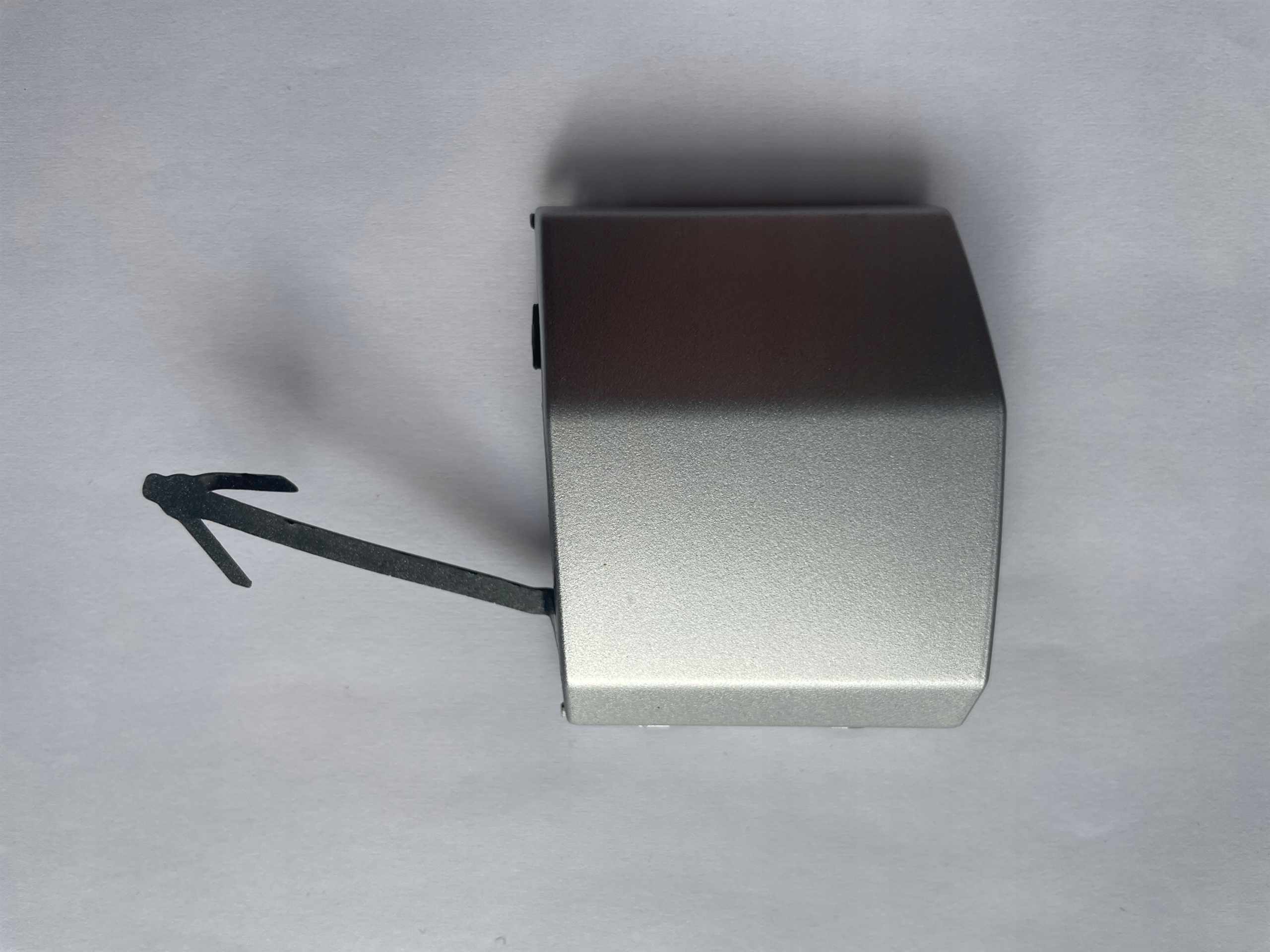 575807441A U34 - SEAT ATECA 16-20 ЗАДНЯ КРИШКА ГАКА СРІБЛЯСТИЙ 575 OE