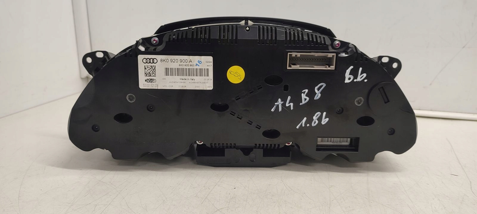 budíky Audi A4 B8 1,8 TFSI