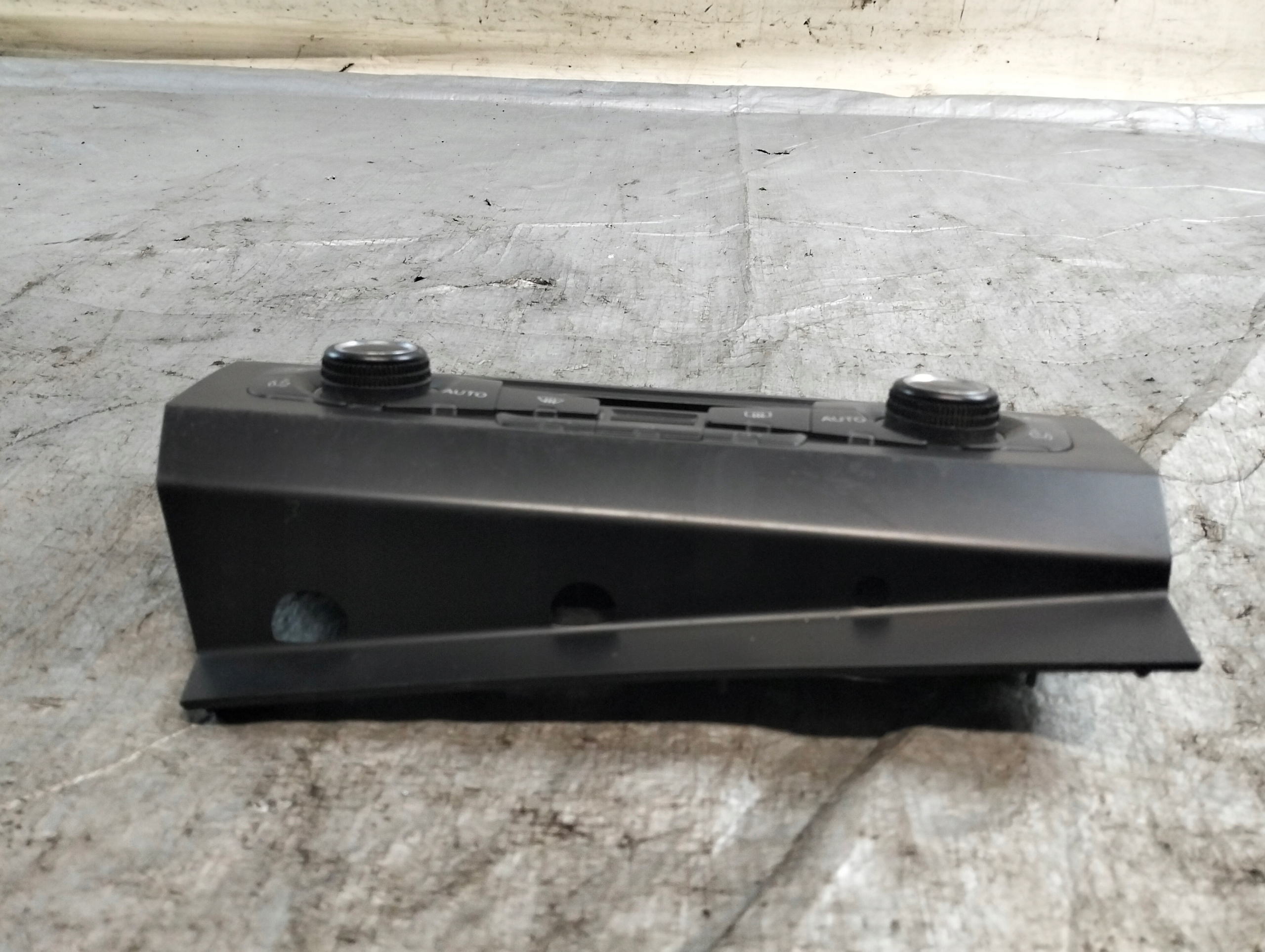 Unite commande clima Bouches buses AUDI A4 B8 07-15r OE 8T2820043S