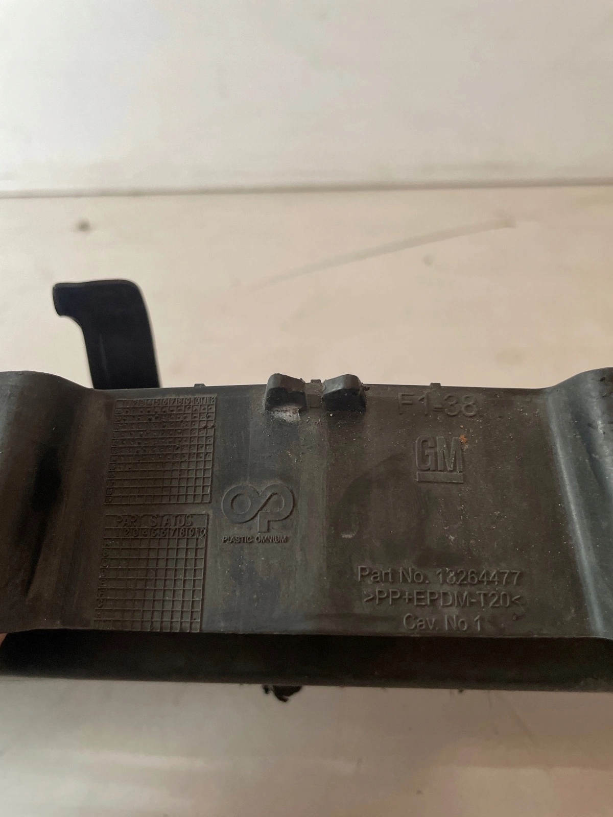 support panel for radiators pillar upper Opel Astra IV J