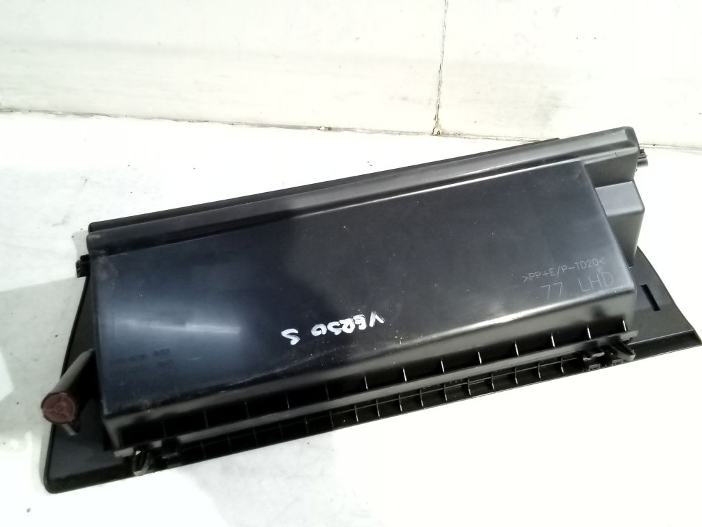 Toyota Verso S Handschuhfach des Beifahrers