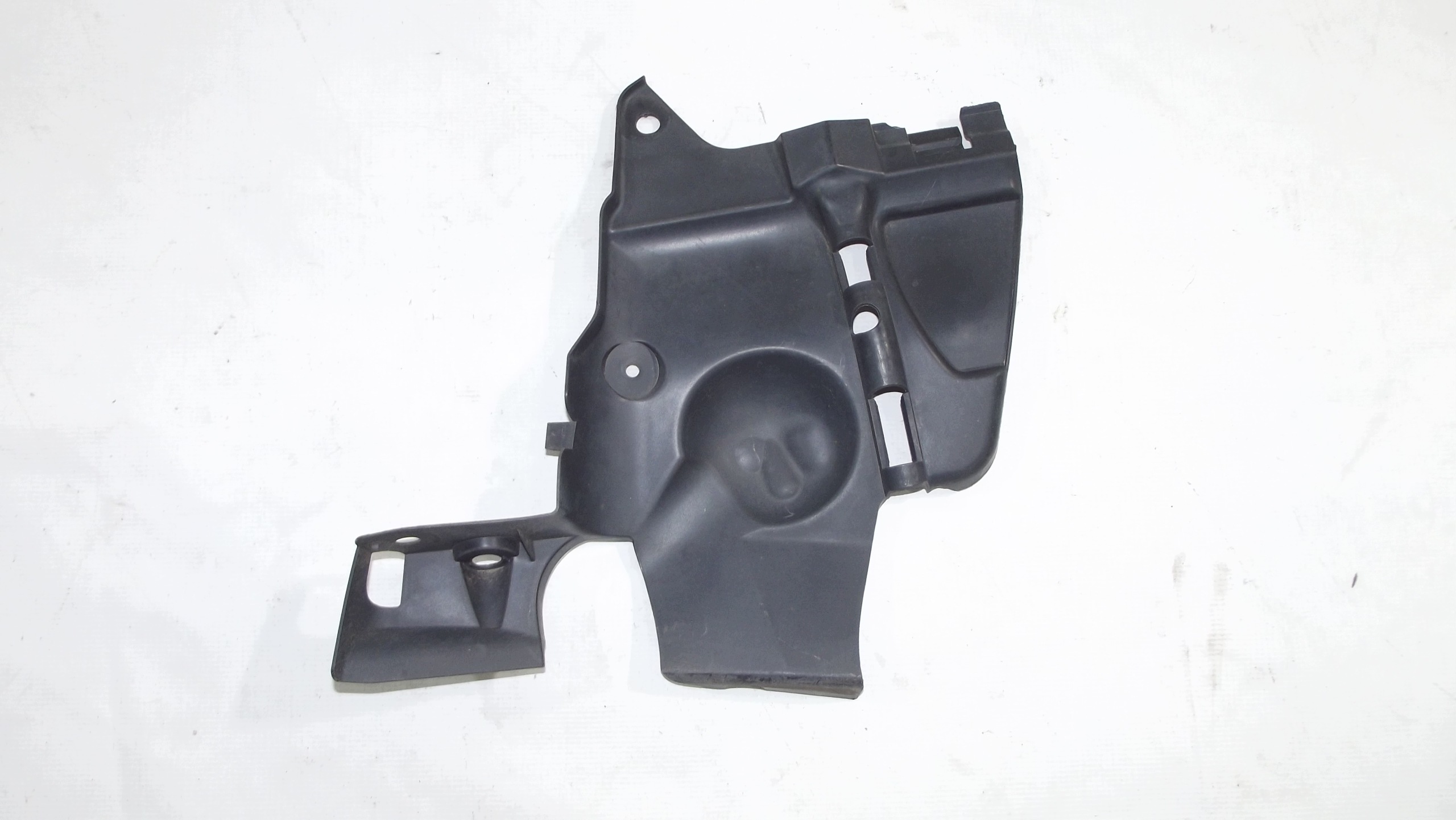Dacia Duster luftansaugkanal links 638318745R