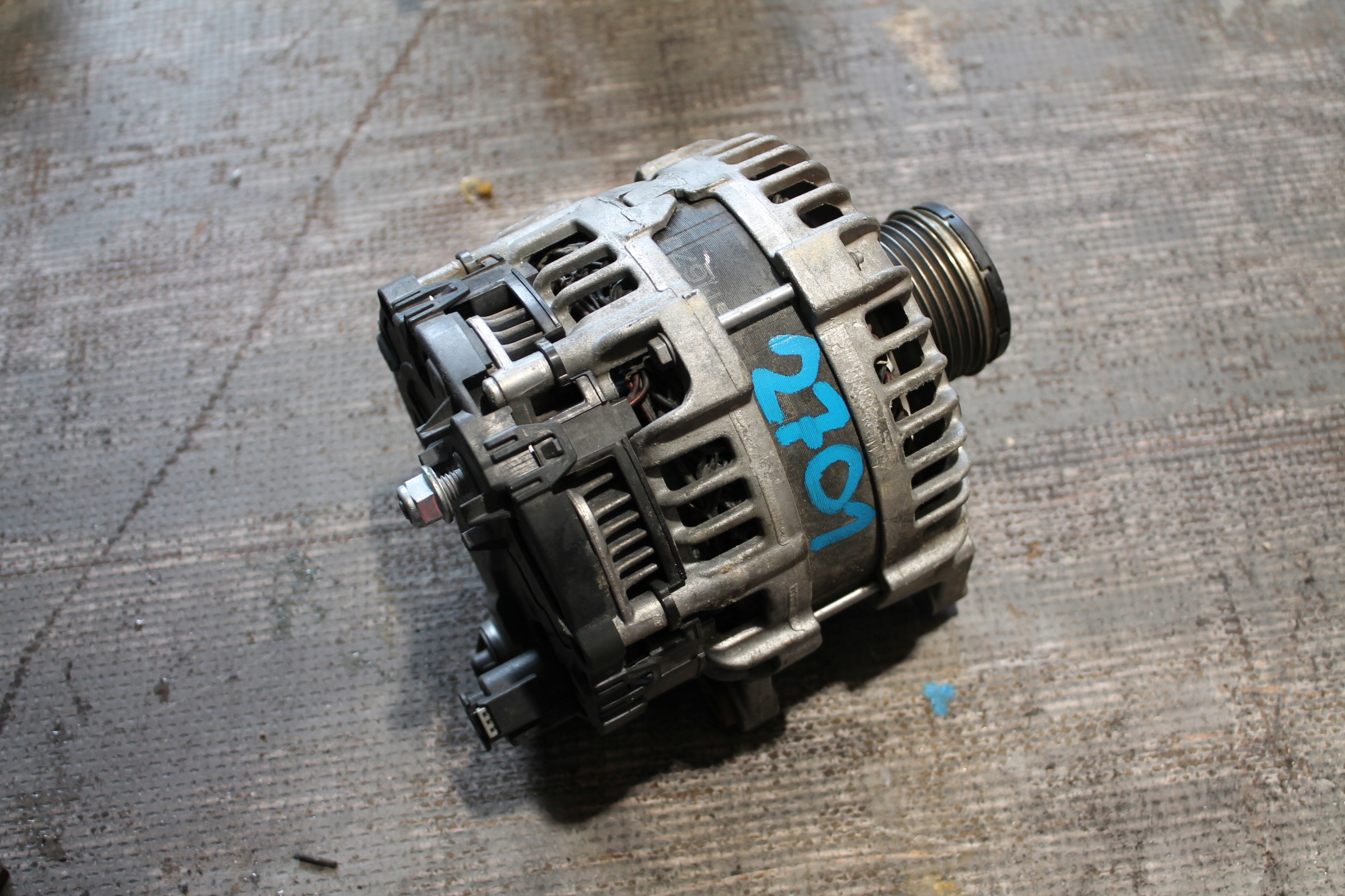 2701. alternator MERCEDES A0009066606