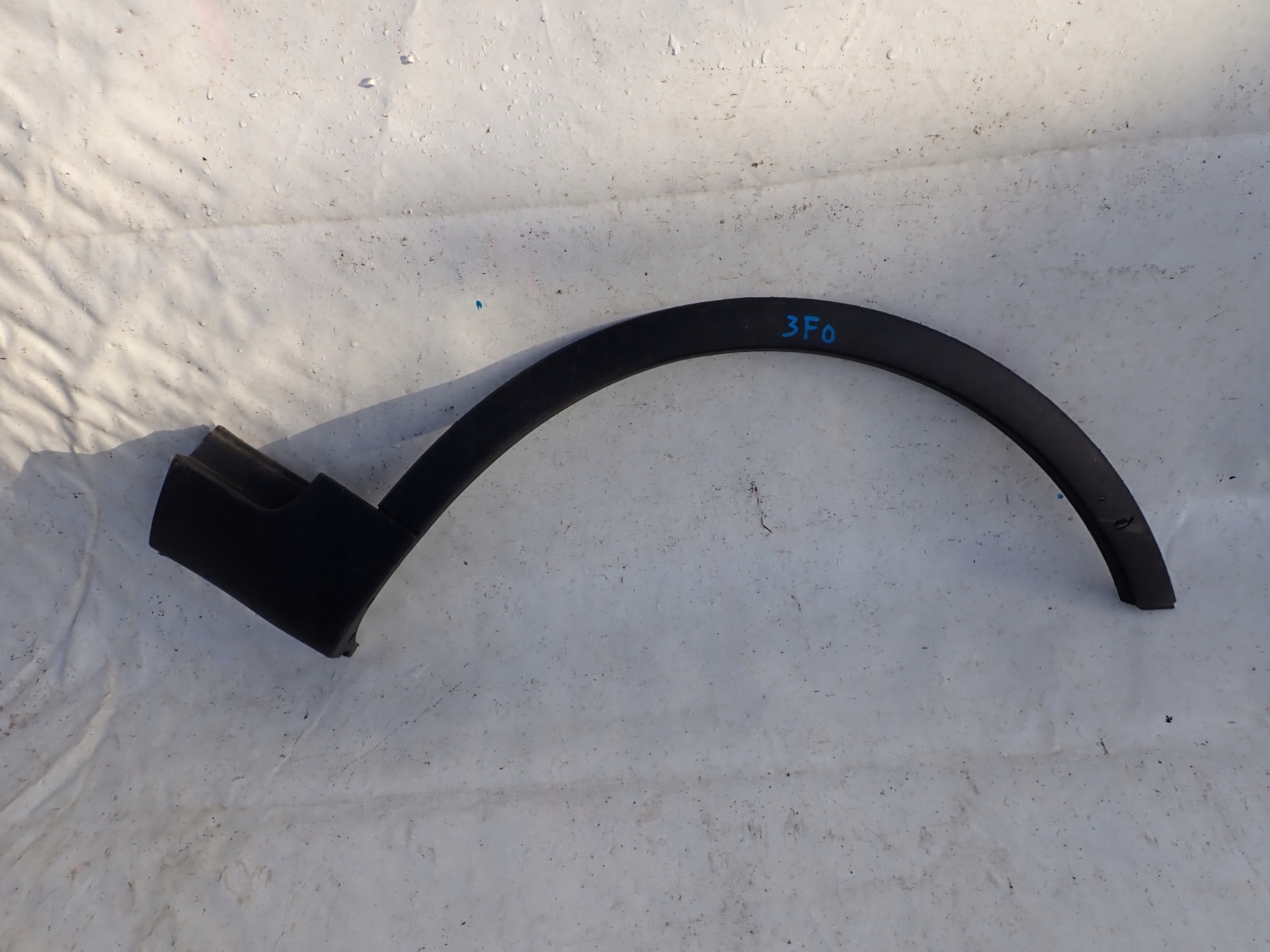 Ford OE 8v41-S16d238-A накладка крыла