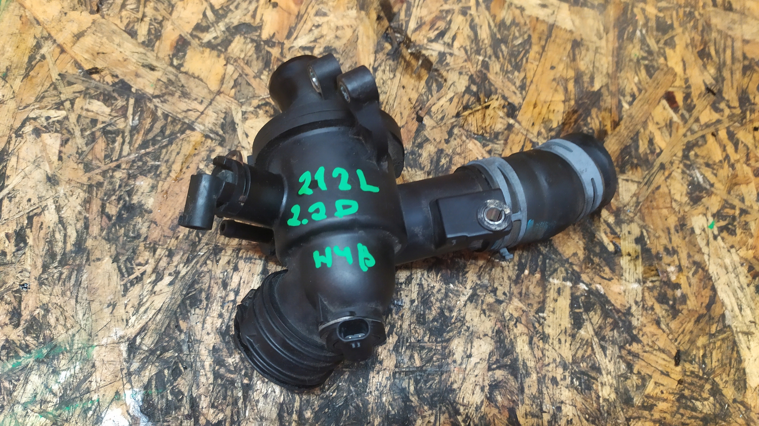 MERCEDES W212 корпус термостата A6512001215