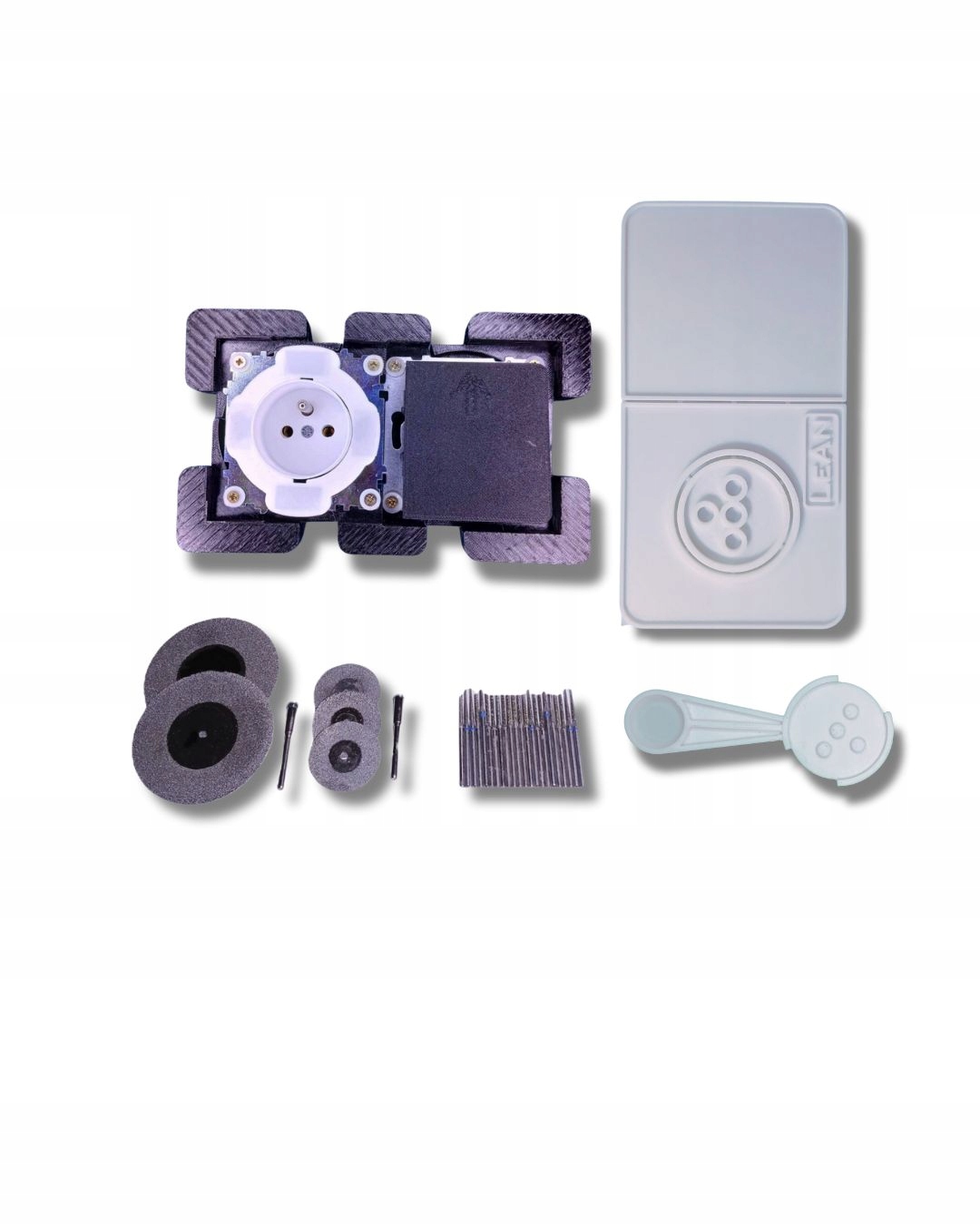 Skrytá zásuvka a samostatný naddoskový spínač do kuchyne pre svetlé dlaždice