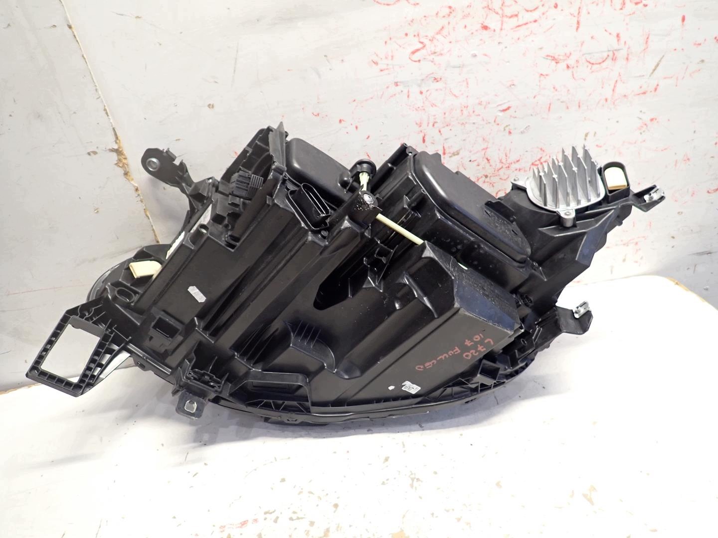 light front front right VW ID7 2023- FULL LED 14B941036B