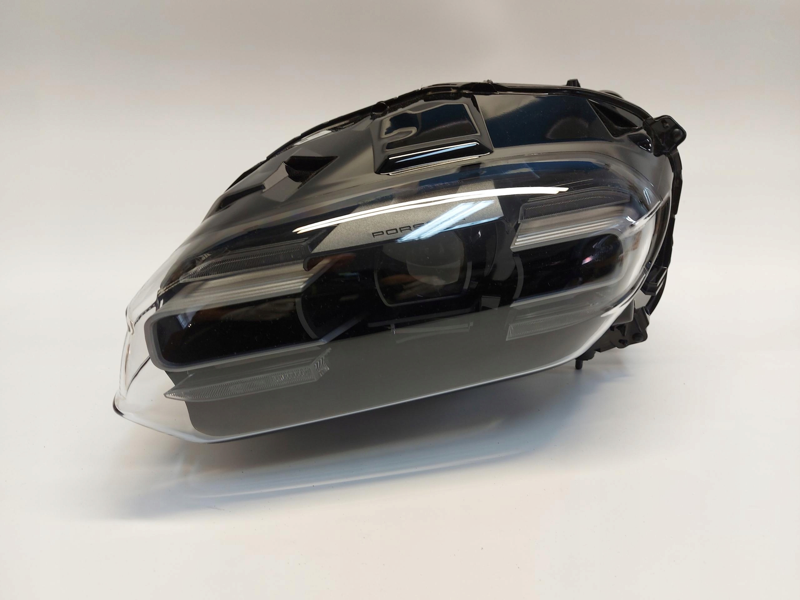 Taycan Cross Turismo reflektor light left front front oryg 9j1941033h