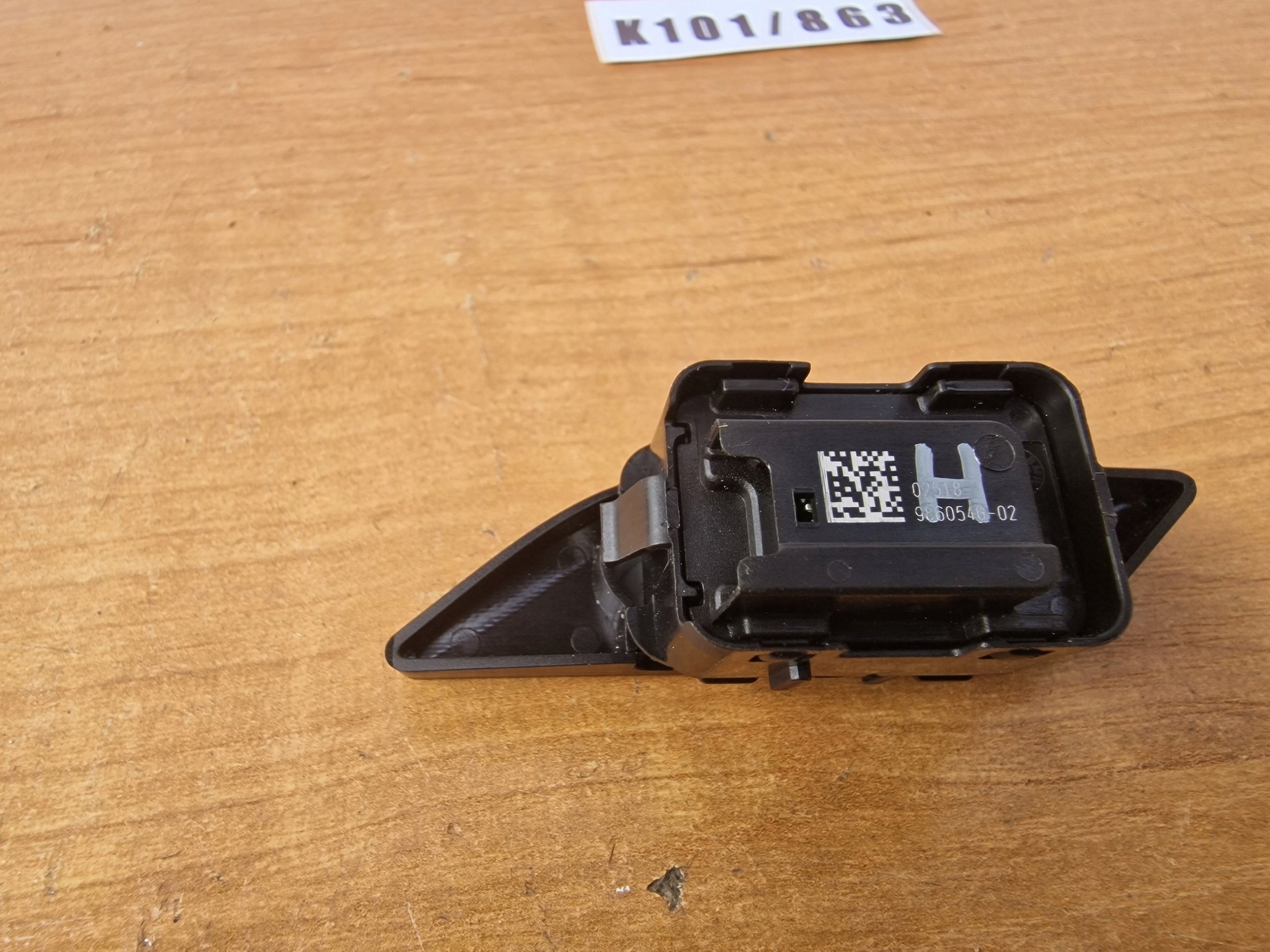 BMW G30 G31 switch of a lock central left LH