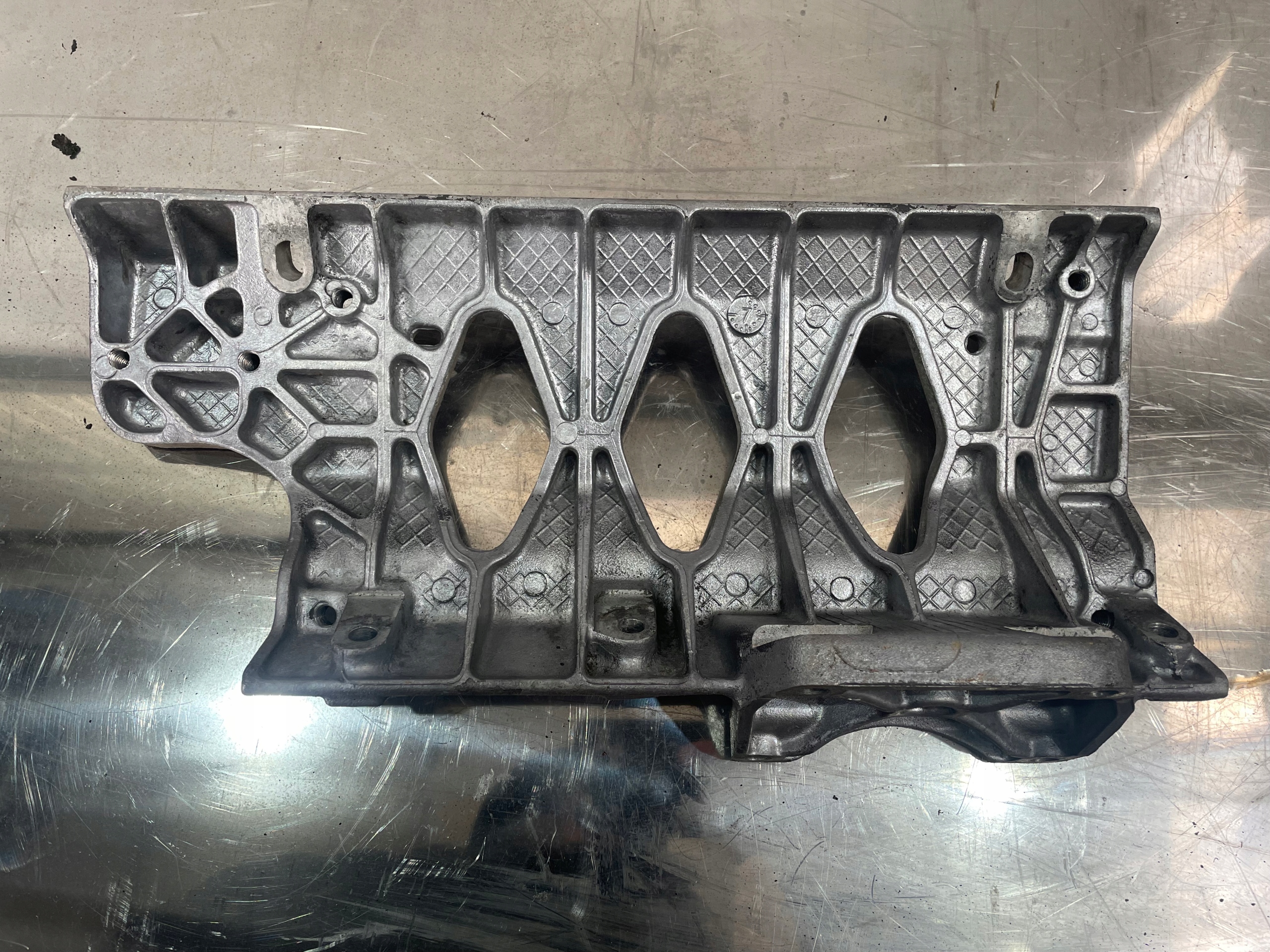 1505714 - Крепление Топливного Фильтра Scania R 500 V 8