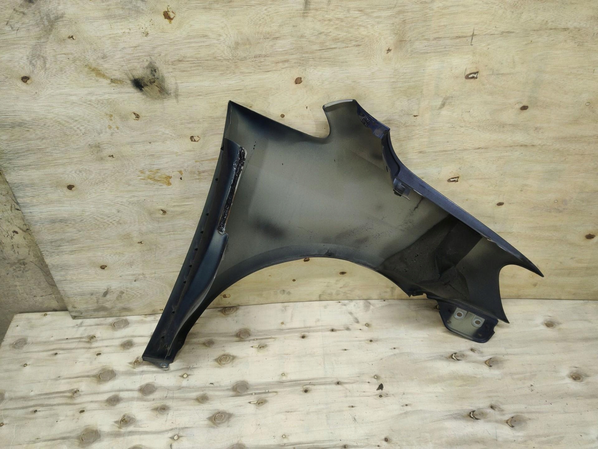 fender front left side Volkswagen Touran 2nd facelift 2011