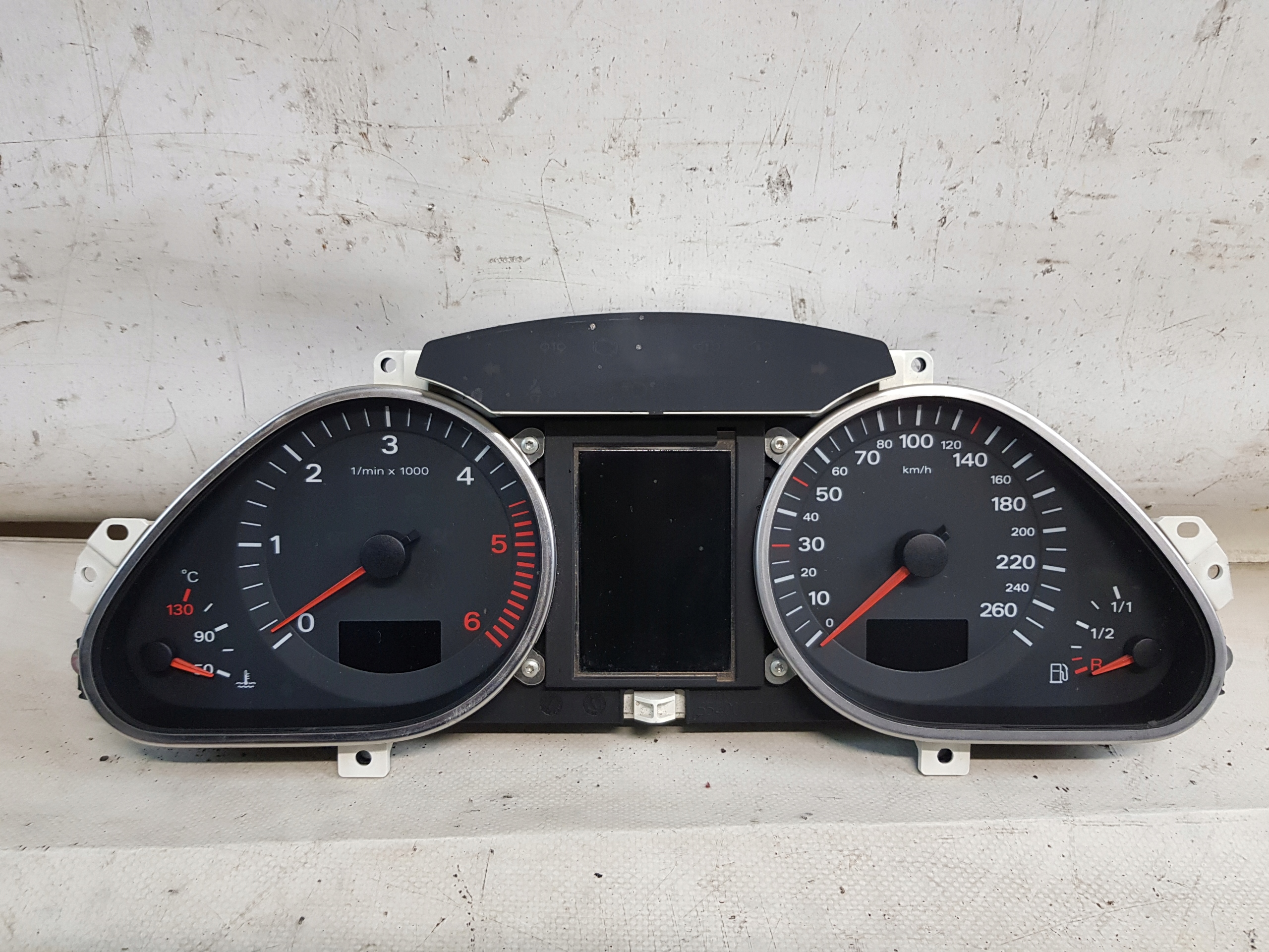 dials AUDI A6 C6 2.7 TDI V6 4F0 920 934 G 05r.
