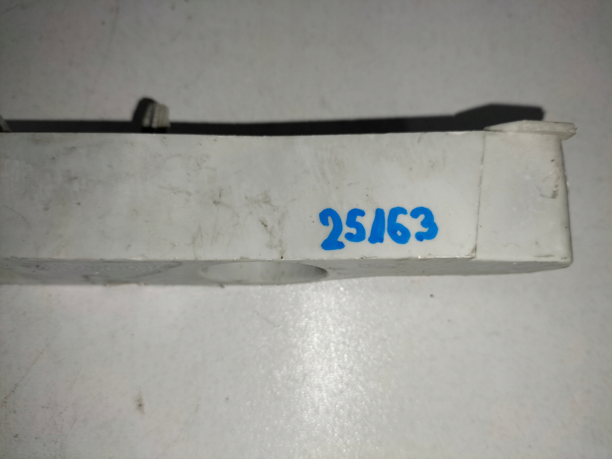 bumper bracket front right FORD FOCUS MK2 LIFT 08