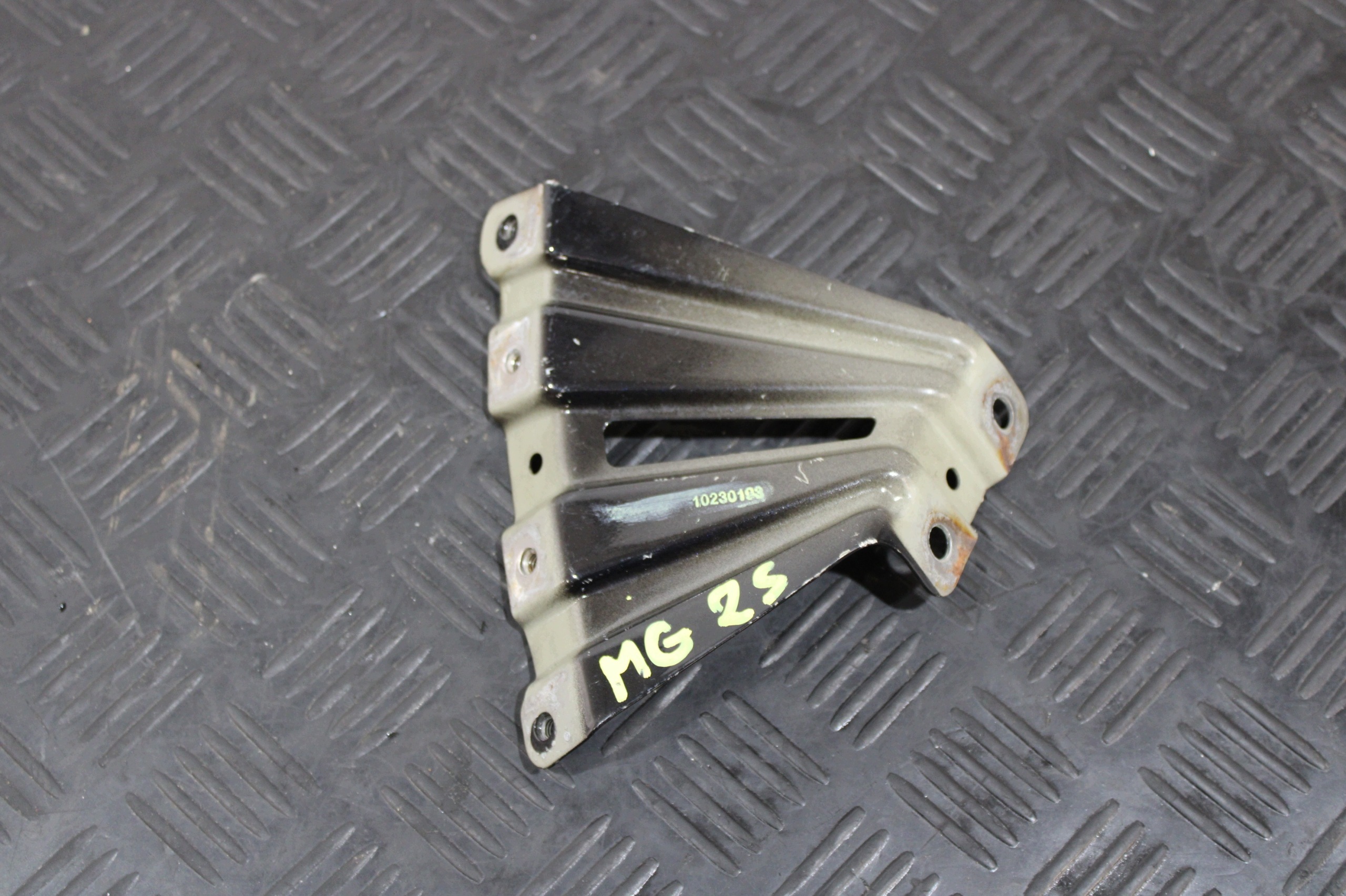 Support plaque Aile Console 10230193 MG ZS LIFT FL 2024