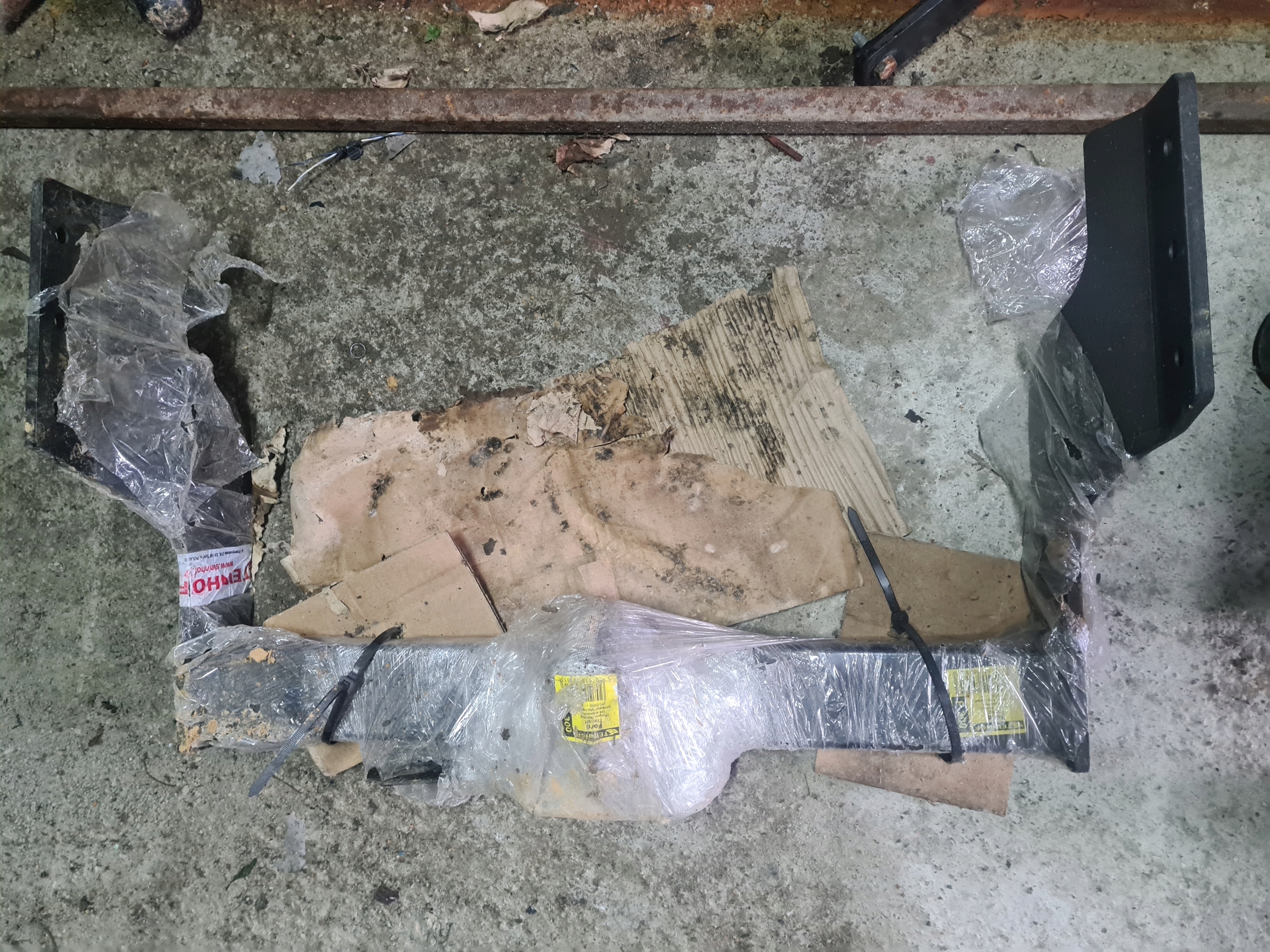 Hak holowniczy Ford Transit V