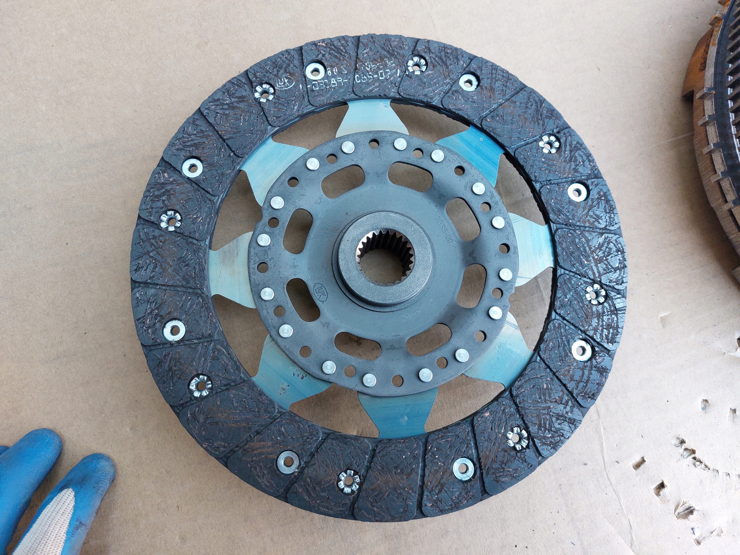 Embrayage DWUMAS Disque de pression PORSCHE 992 GT3 22r