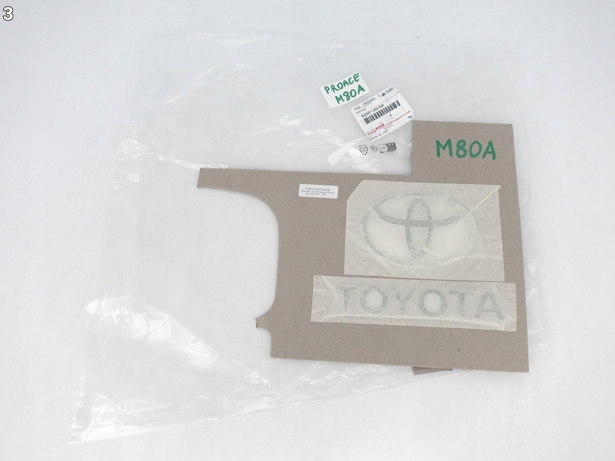 TOYOTA PROACE II 16- EMBLEMAT LOGO NAPIS KLAPA TYŁ CHROM NOWY ORYGINALNY Numer katalogowy części 98148070VD