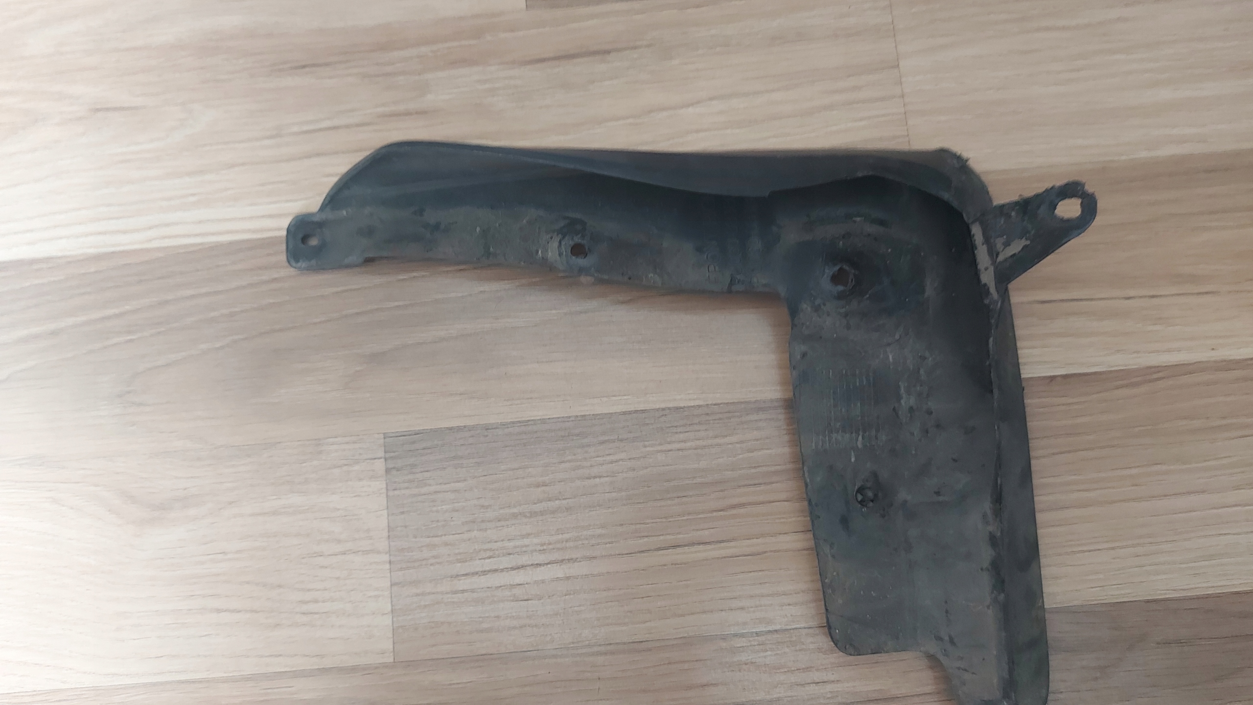 mudguard flap right front TOYOTA CAMRY VIII 17