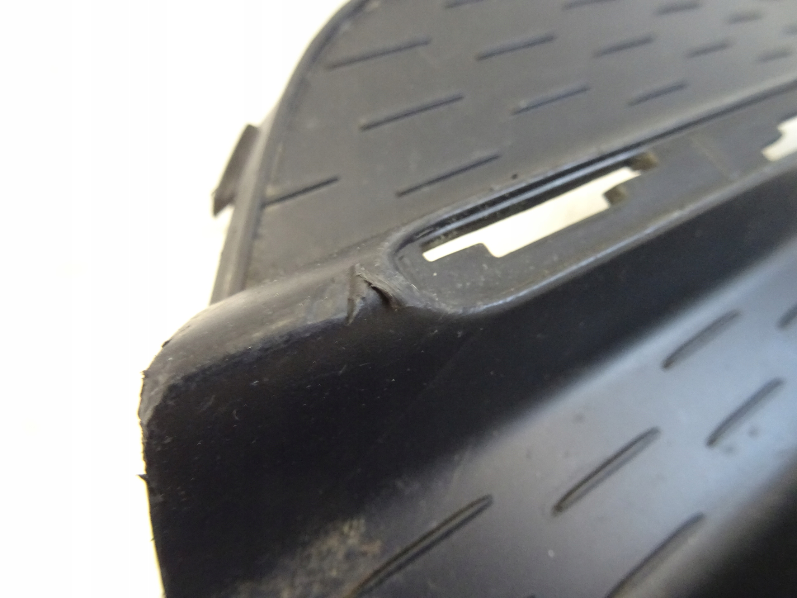 grid of a bumper front front right MERCEDES GLA W247 AMG A2478854005