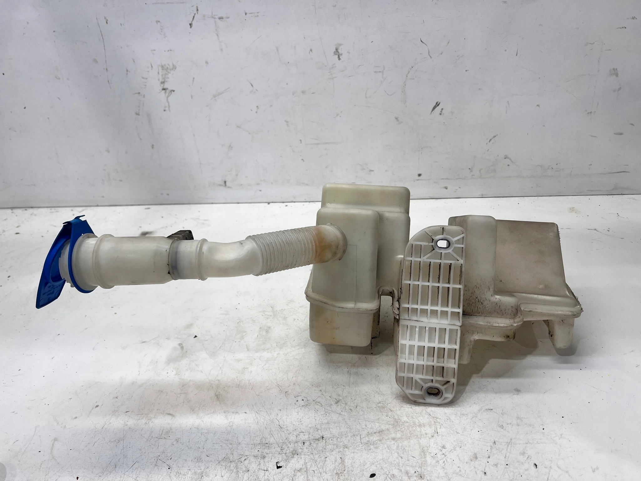 Behälter Spritzdüse AUDI Q3 8U 8U0955451L