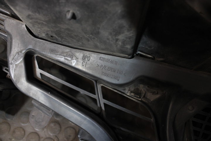 Renault Clio X98 Kühlergrill FRONTGRILL Kühlergitter 0403717401R - Thumbnail 8