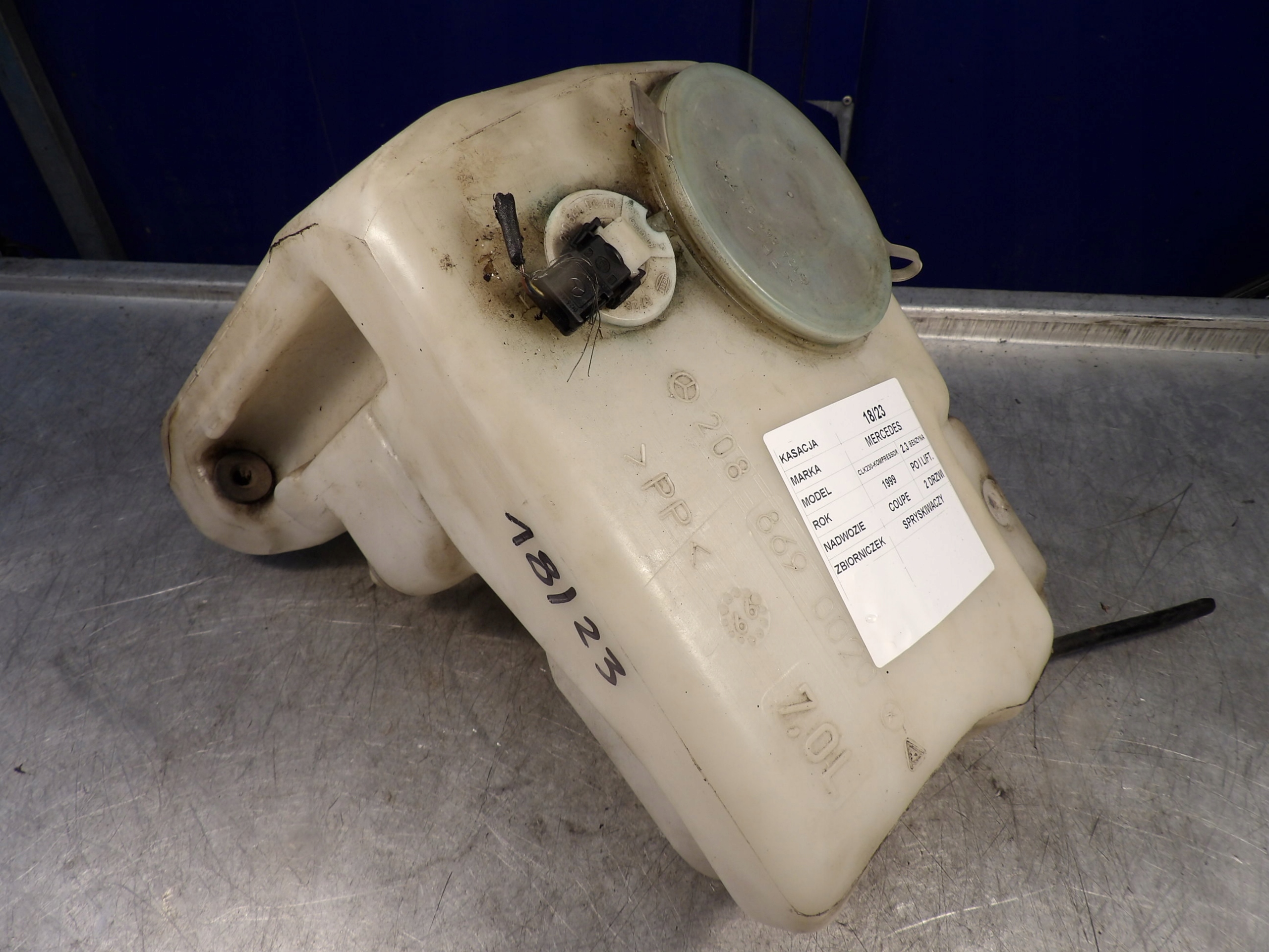BEHÄLTER SPRITZDÜSE MERCEDES CLK 230 2088690020
