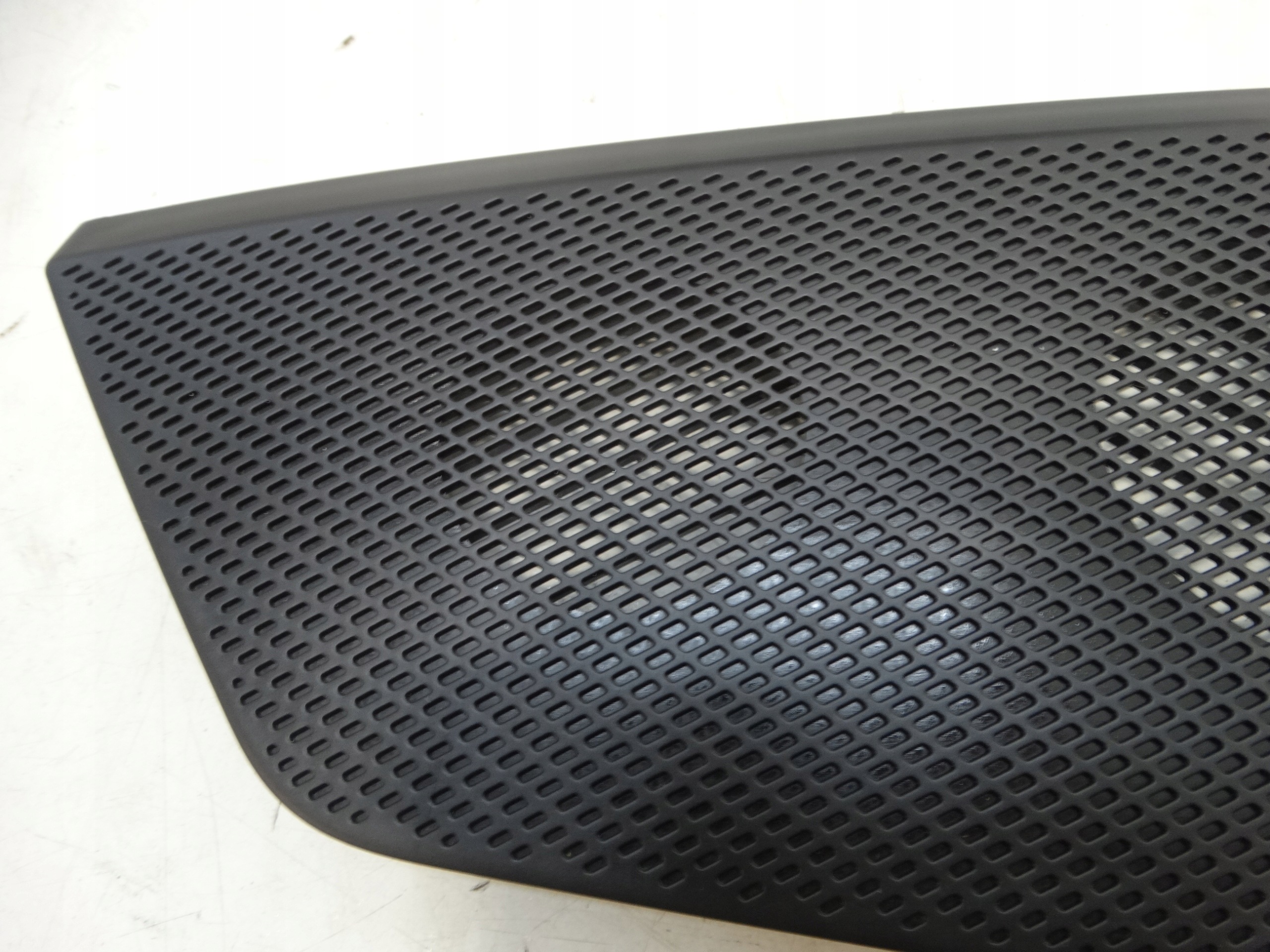 de couverture couverture central du haut-parleur KIA SPORTAGE V 84715-R2000