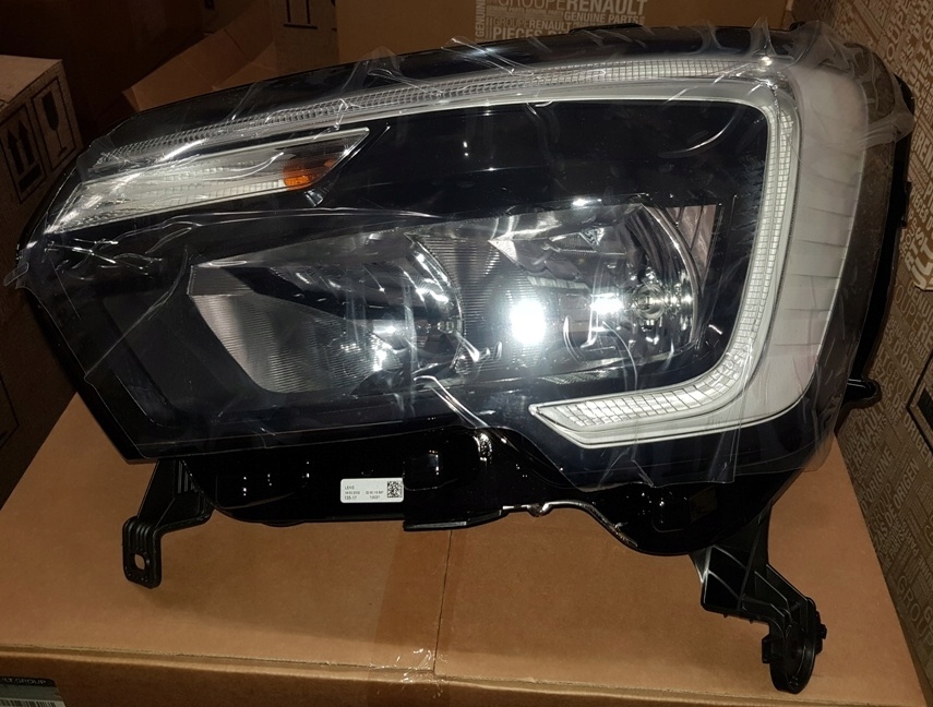 renault oe 260607867R передняя л