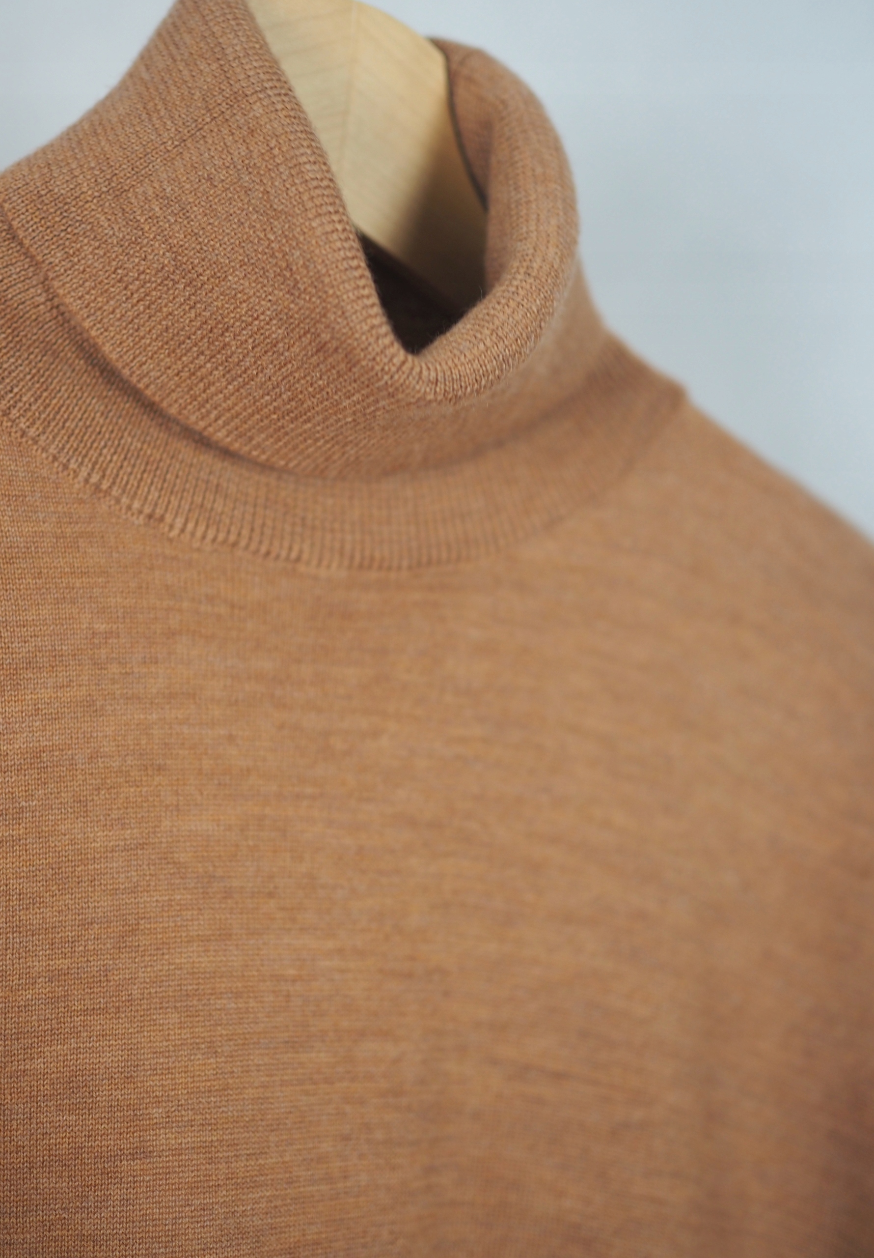 Basic Apparel Svetr s rolákem 100% vlna L