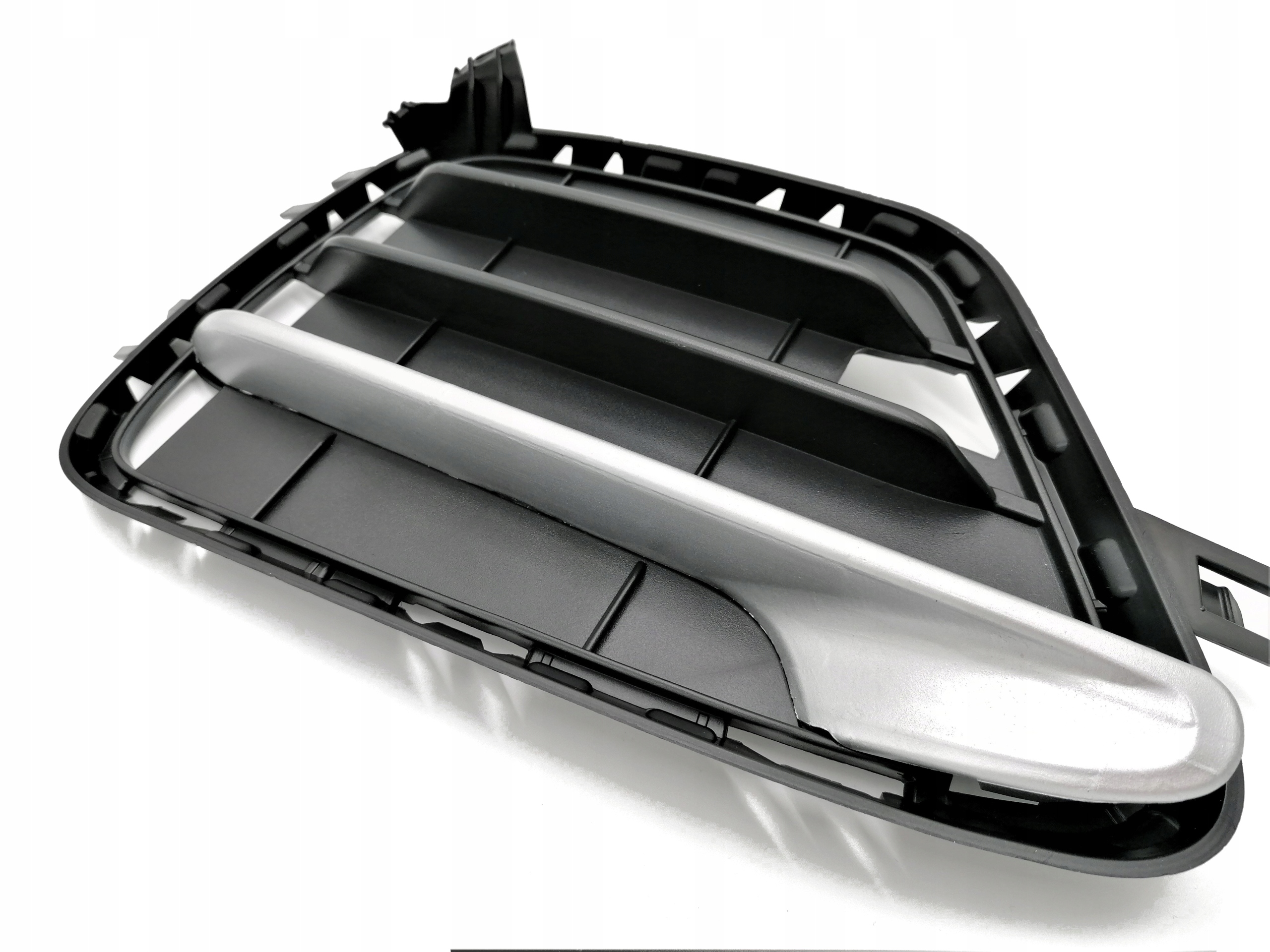 ZASLEPKA ATRAPA WLOT POWIETRZA LEWA BMW X4 F26 Part manufacturer KAMEX