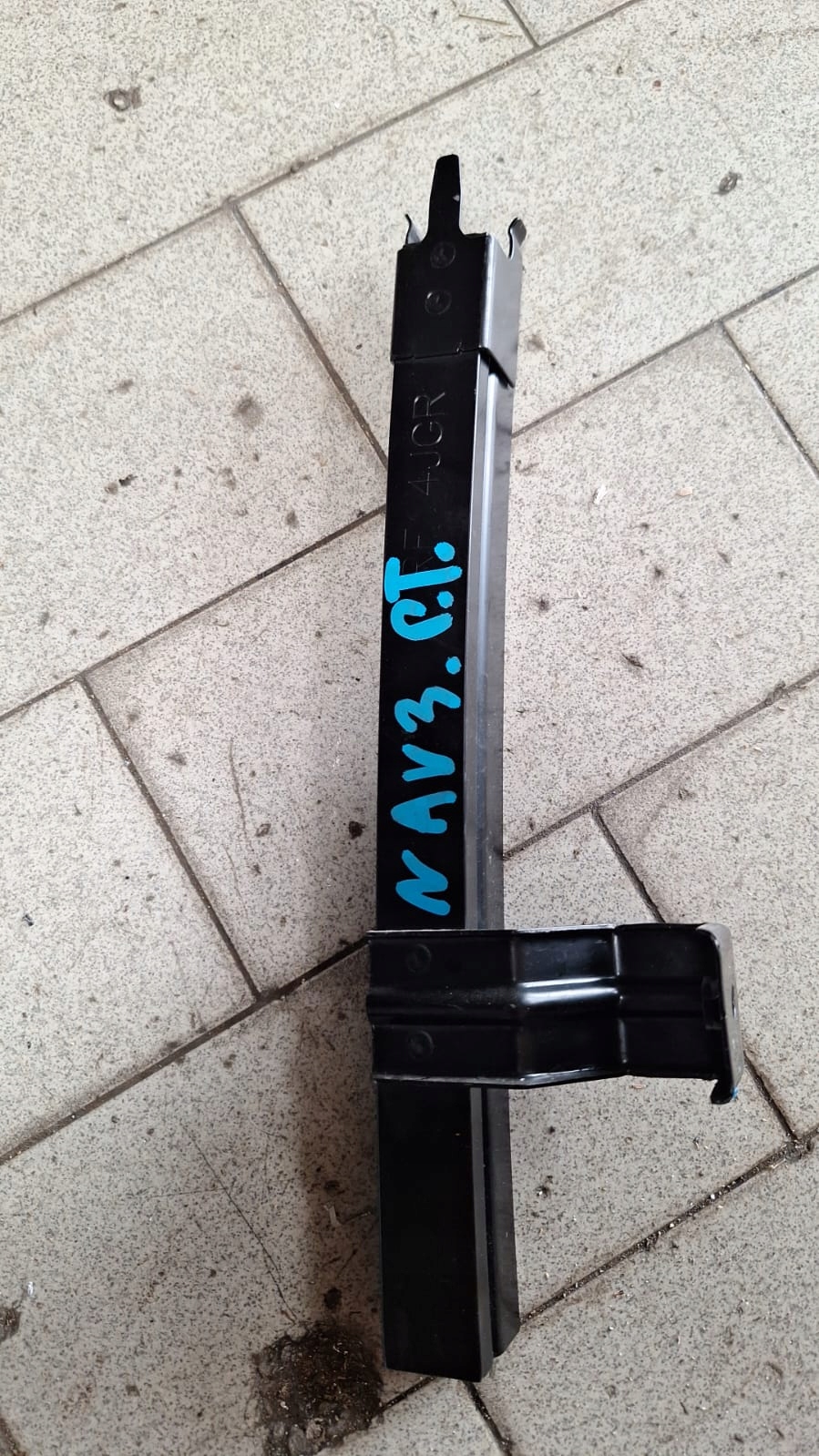 PROWADNICA windows door rear part NAVARA IV D23 NP300 2.3 DCI