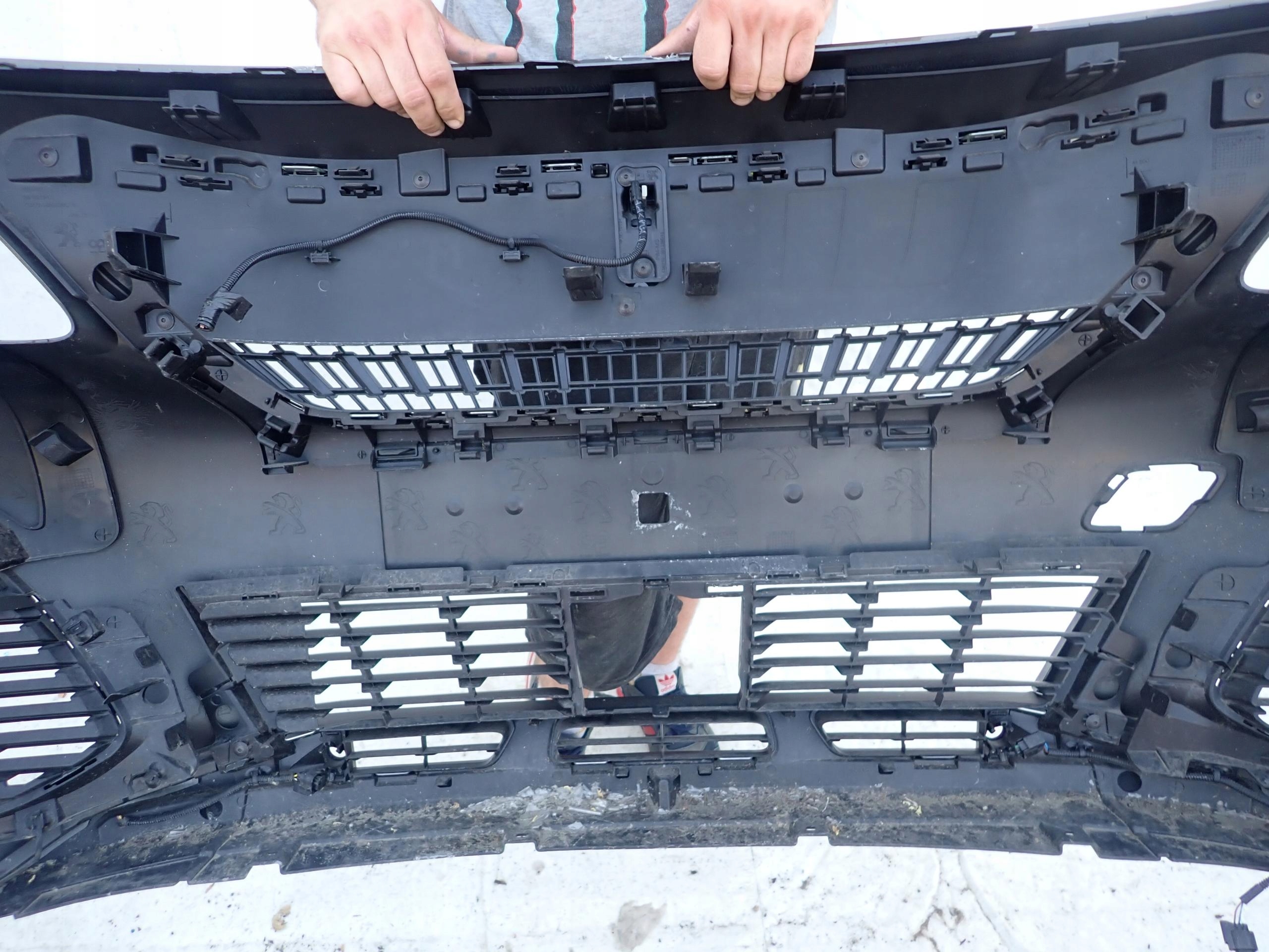 PEUGEOT 3008 II 16- bumper front KAMERA 6PDC