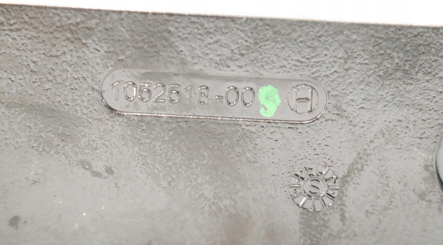 TESLA MODEL X MOCOWANIE SŁUPKA B DRZWI PRAWY Typ samochodu 4x4/SUV Samochody osobowe