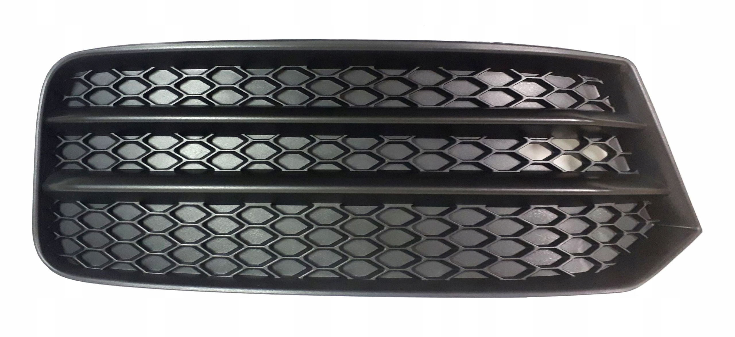 88071817102 - Заглушка решітка бампера права AUDI A1 14-18