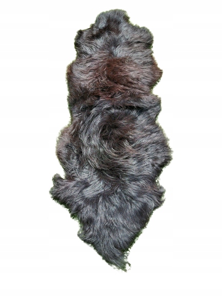 Koberec z 2 čiernych prírodných koží Baranie