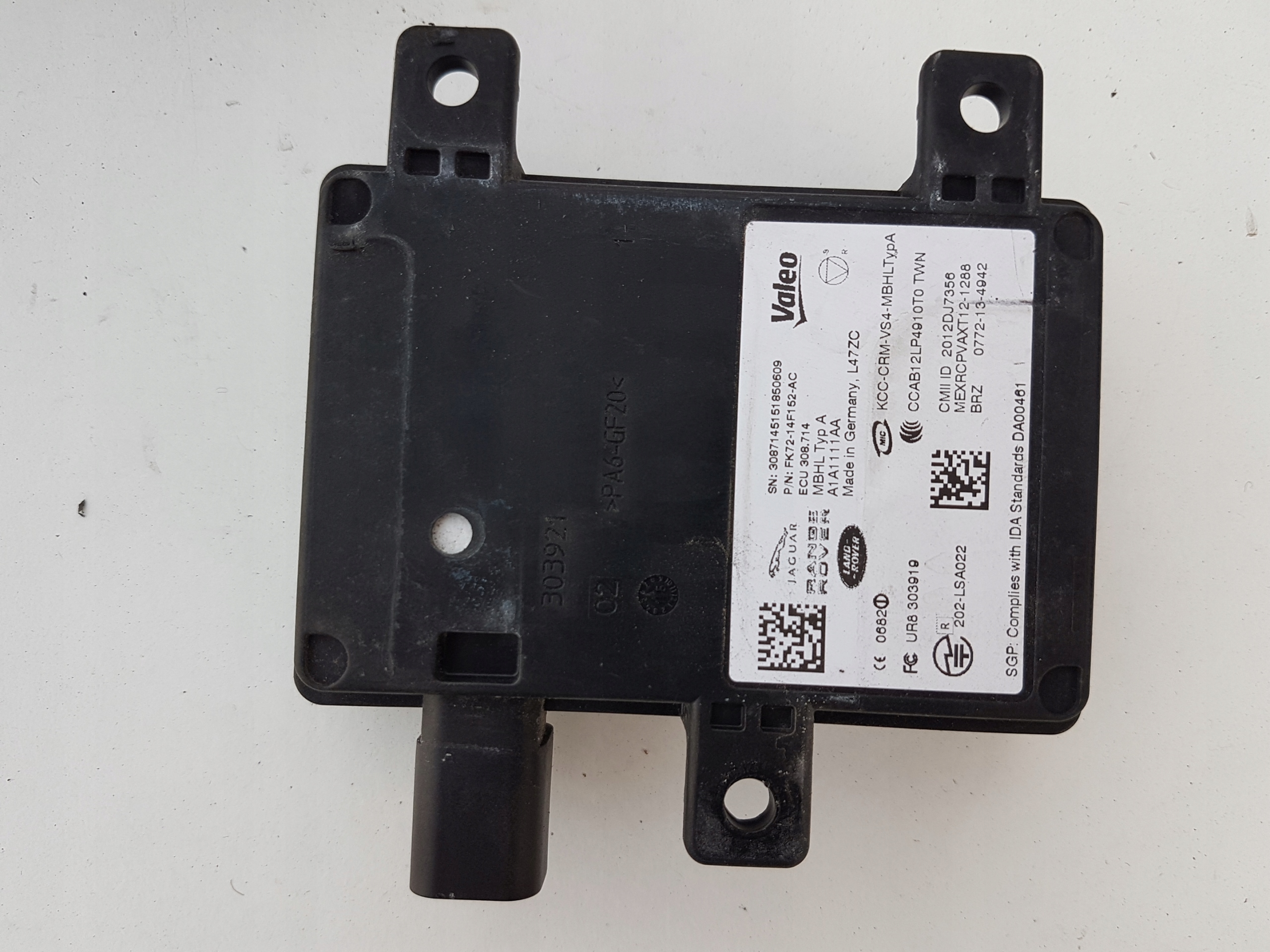 ASYSTENT CZUJNIK MARTWEGO POLA JAGUAR XE X760 15- Typ samochodu Samochody osobowe