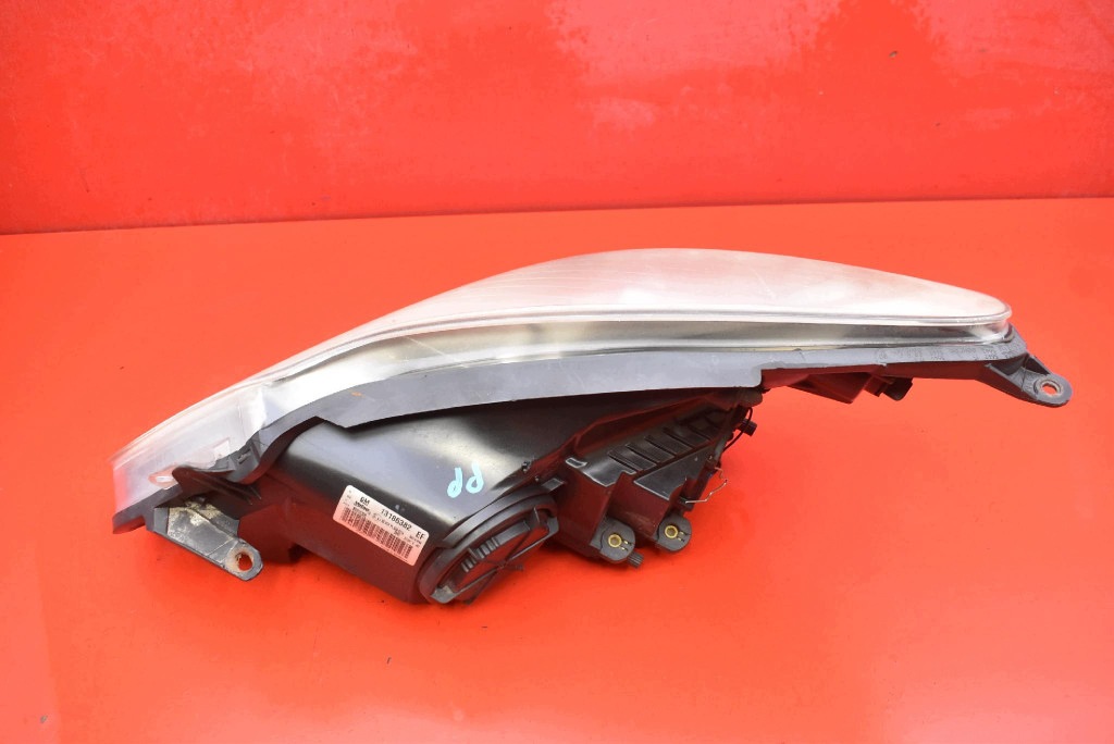 REFLEKTOR right light front EU 13186382 OPEL CORSA D 06-11